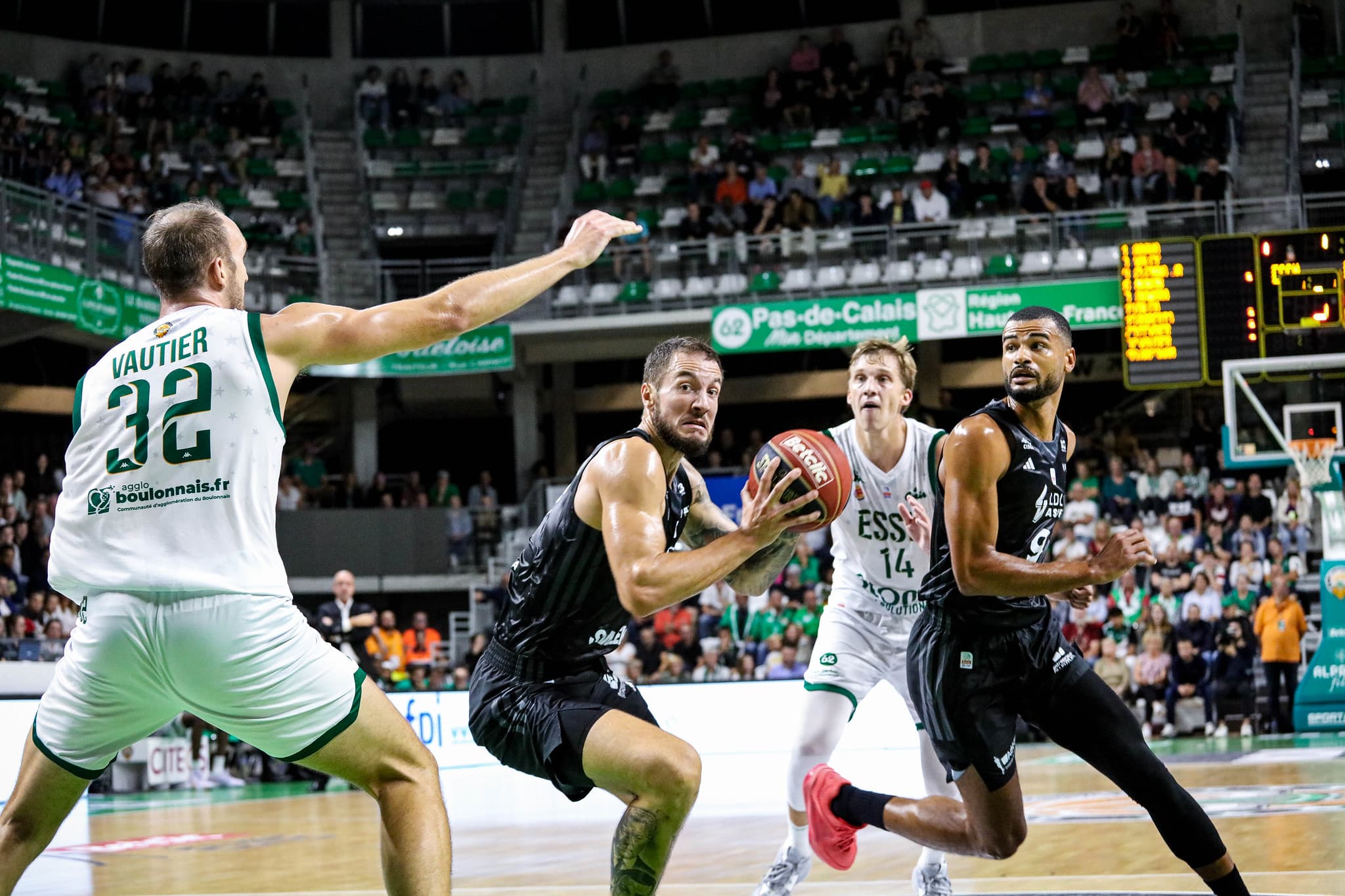 La DNCCG limite la masse salariale de l’ASVEL et encadre celle de sept clubs, dont Monaco et Paris