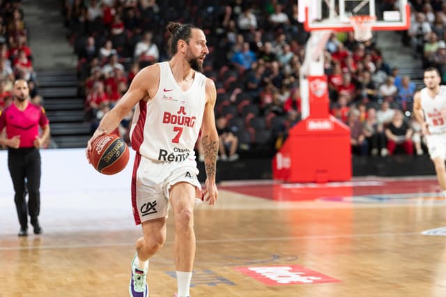 « Au bon endroit au bon moment » : la JL Bourg prolonge Maxime Courby jusqu’en 2026