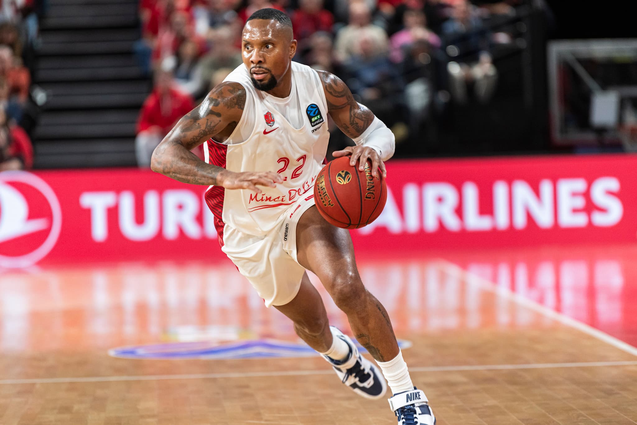 E.J. Rowland veut rester à Bourg : « J’aimerais que l’on puisse parvenir à un accord »