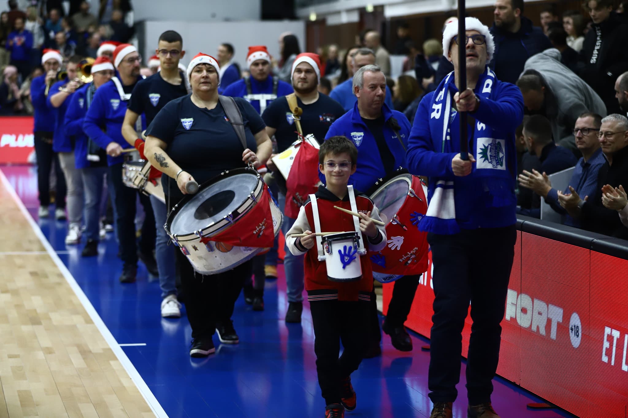 Fin de la polémique à l’Adidas Arena : les tambours des supporters seront autorisés