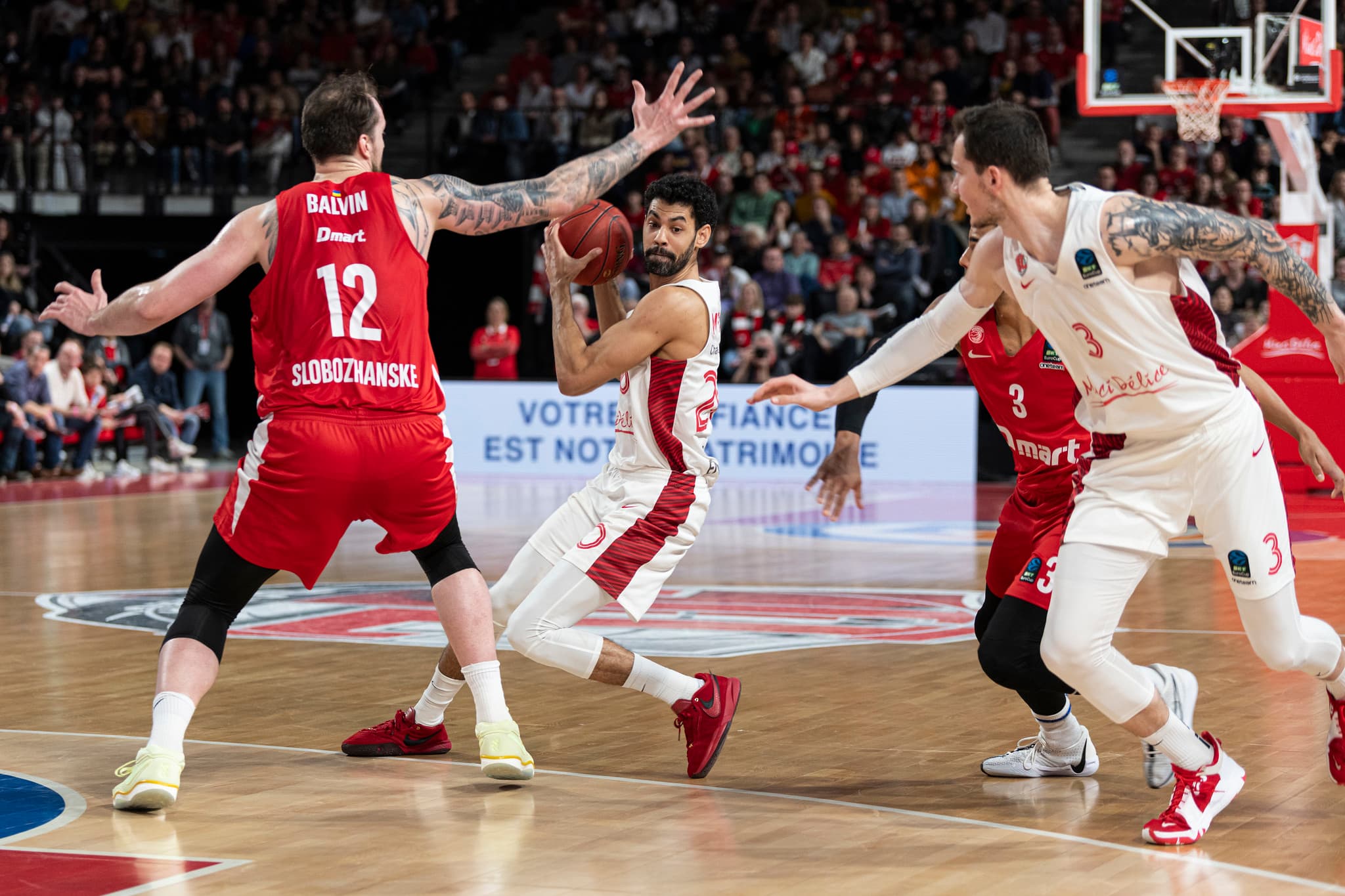La JL Bourg discute prolongation avec Jeremy Morgan et Maksim Salash
