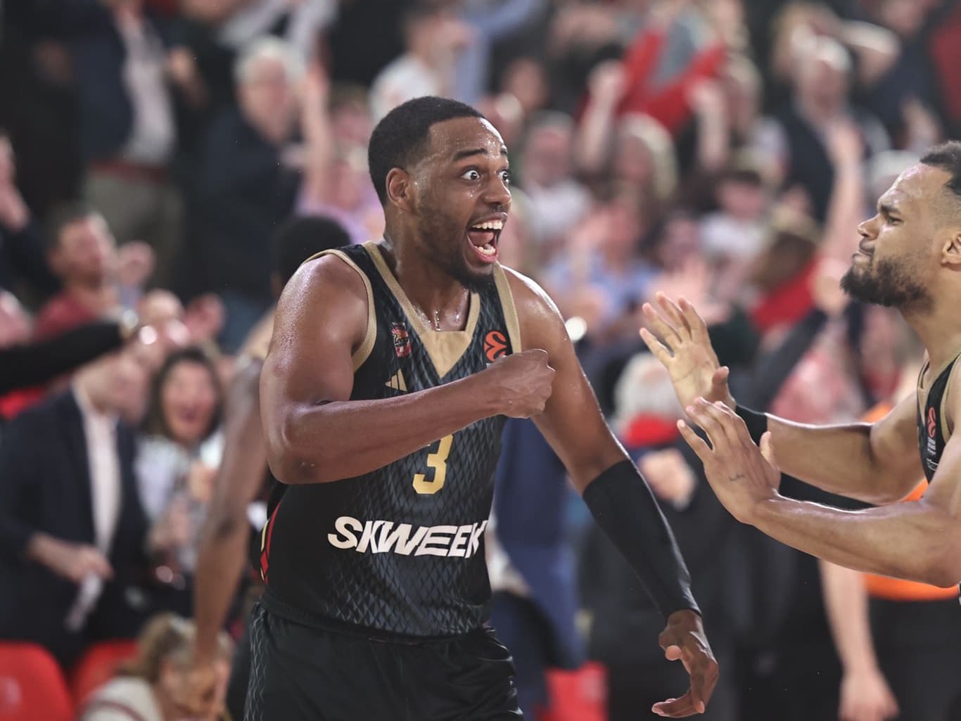 L’AS Monaco reste en vie contre le Fenerbahçe après un dernier quart-temps renversant !