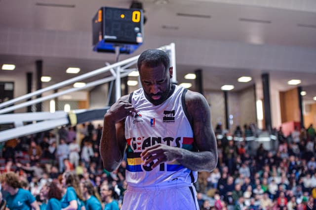Christian Eyenga remplaçant médical de Christopher Ledlum à l’Élan Béarnais