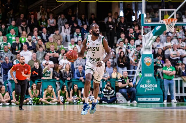 Transfert : Digué Diawara s’engage pour deux saisons à Cholet Basket