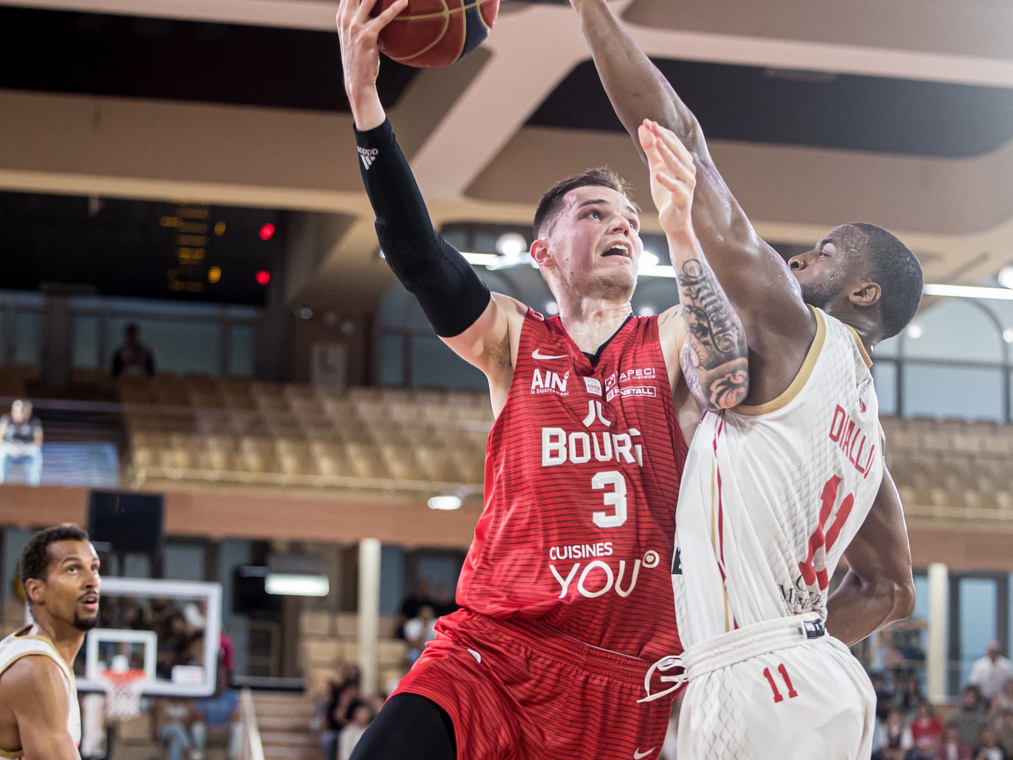 La JL Bourg privée de Maksim Salash ?