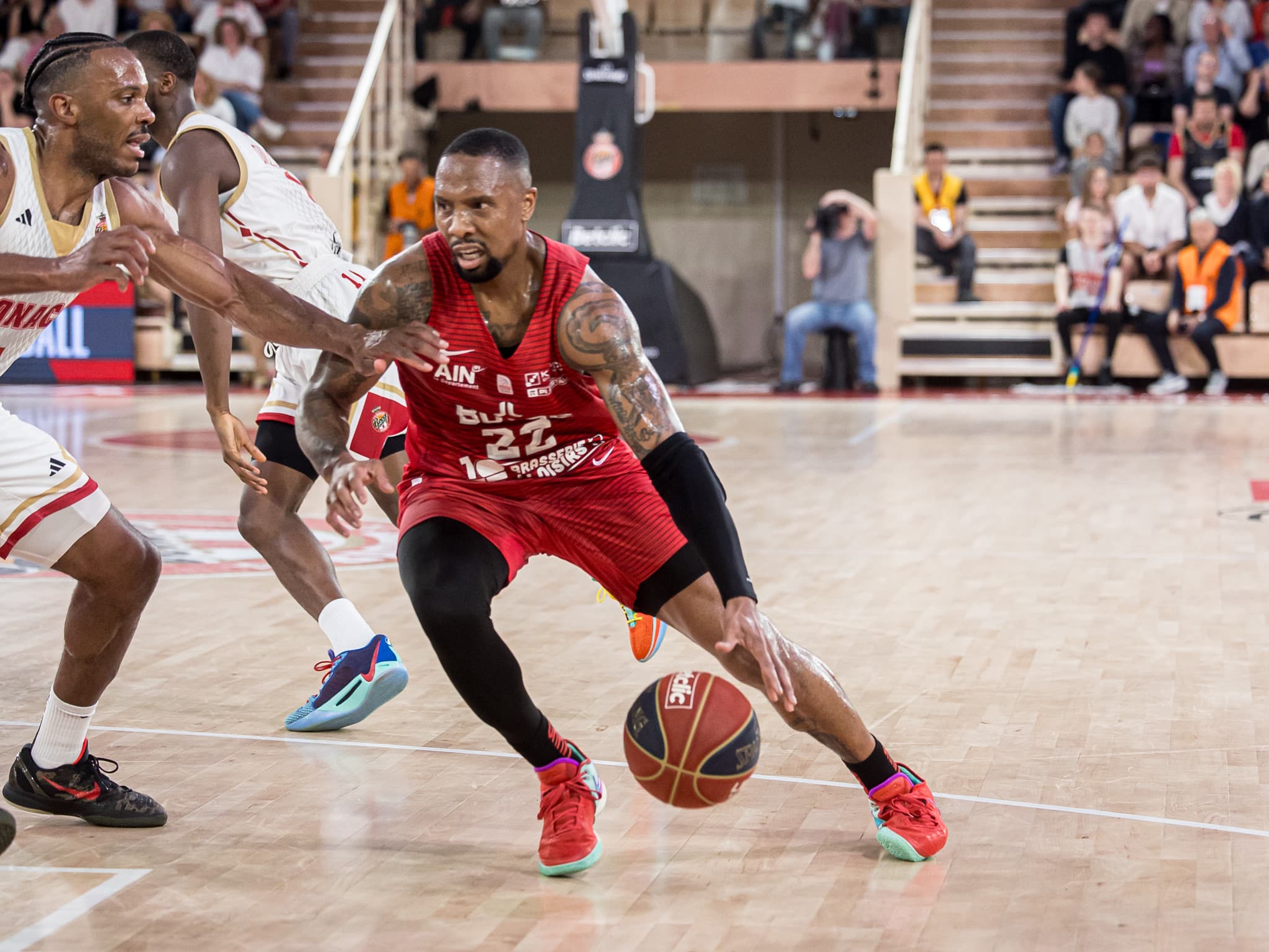 E.J. Rowland (41 ans), une cure de jouvence à Bourg : « Je ne m’attendais pas à une telle longévité »