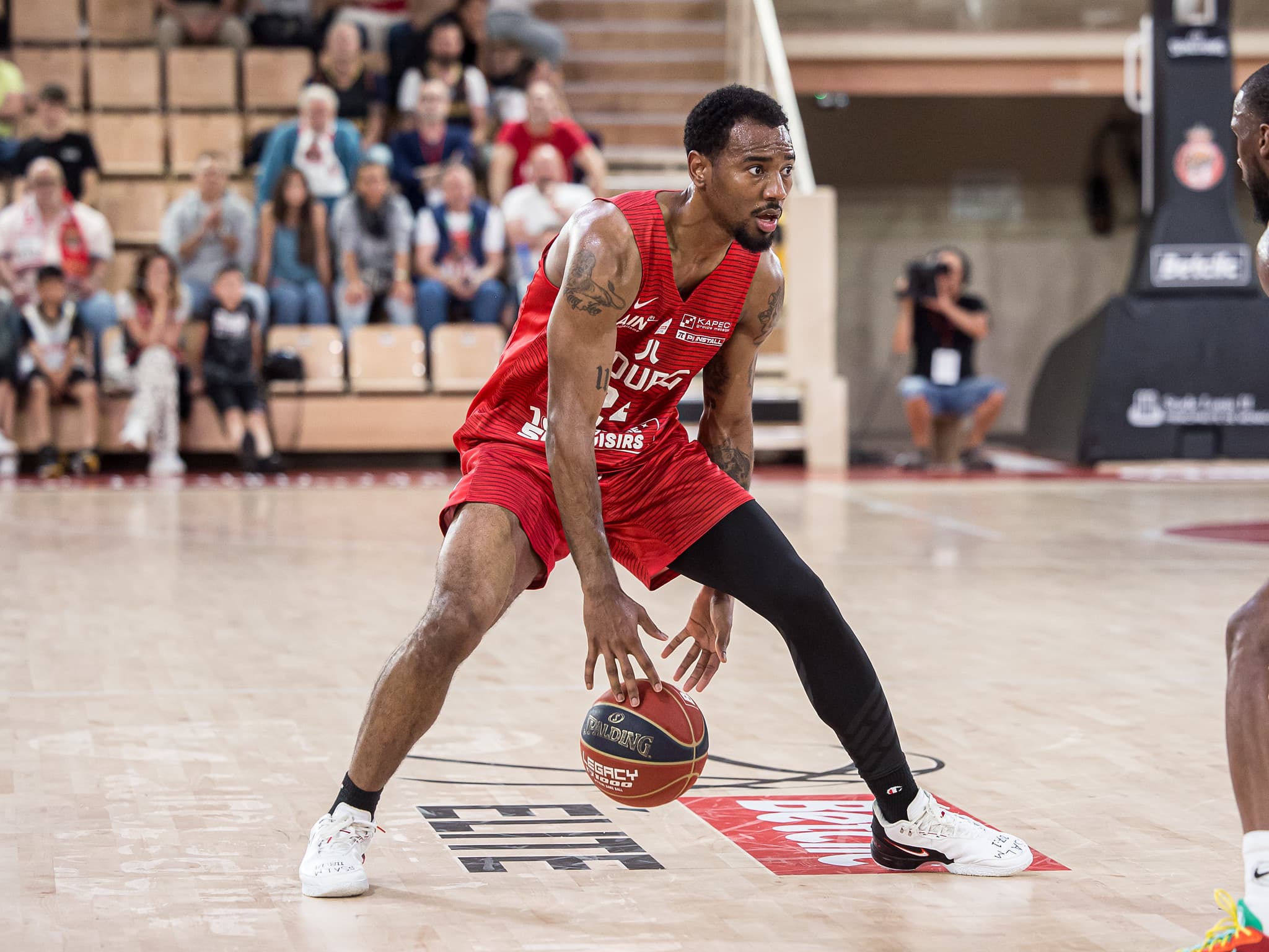 L’ASVEL discute avec Isiaha Mike
