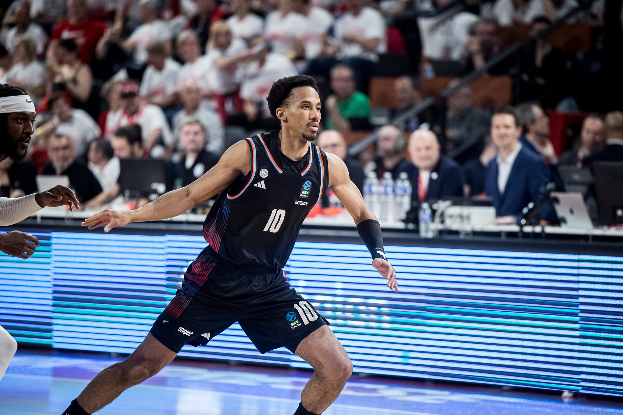 Mehdy Ngouama n’accompagnera pas Paris en EuroLeague : direction la JL Bourg !
