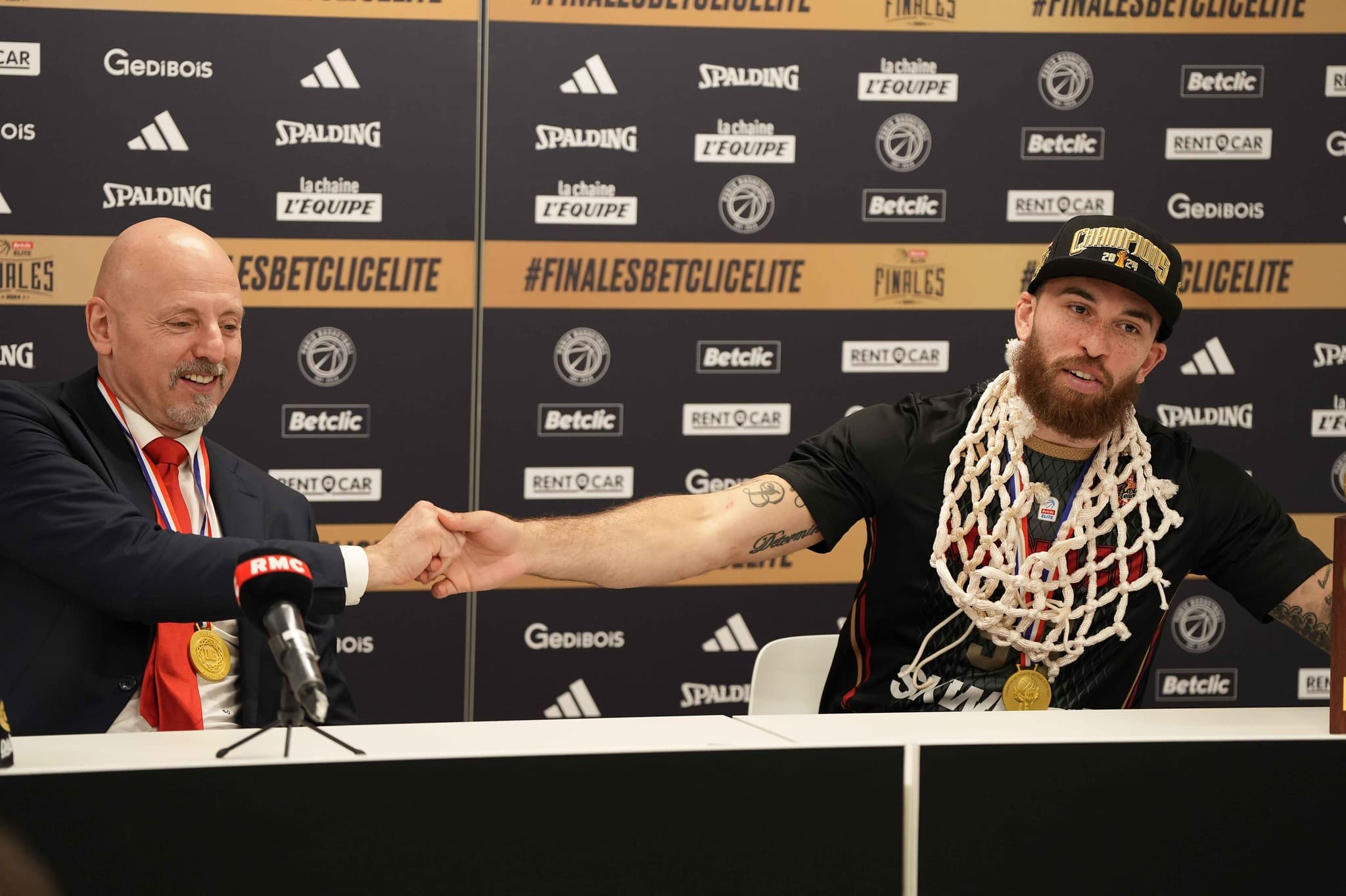 Mike James rend un vibrant hommage à Sasa Obradovic