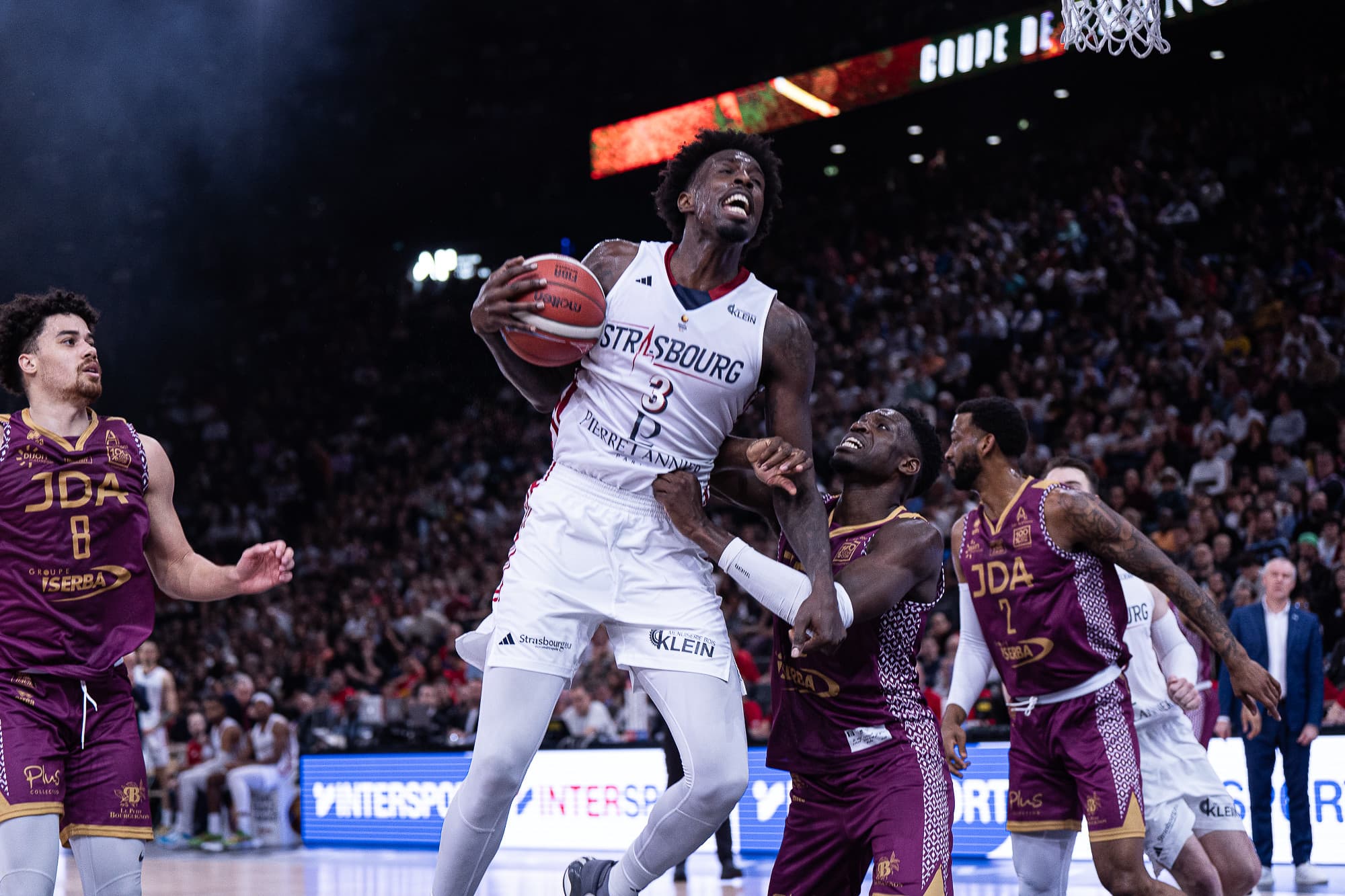 Nysier Brooks file à Taïwan
