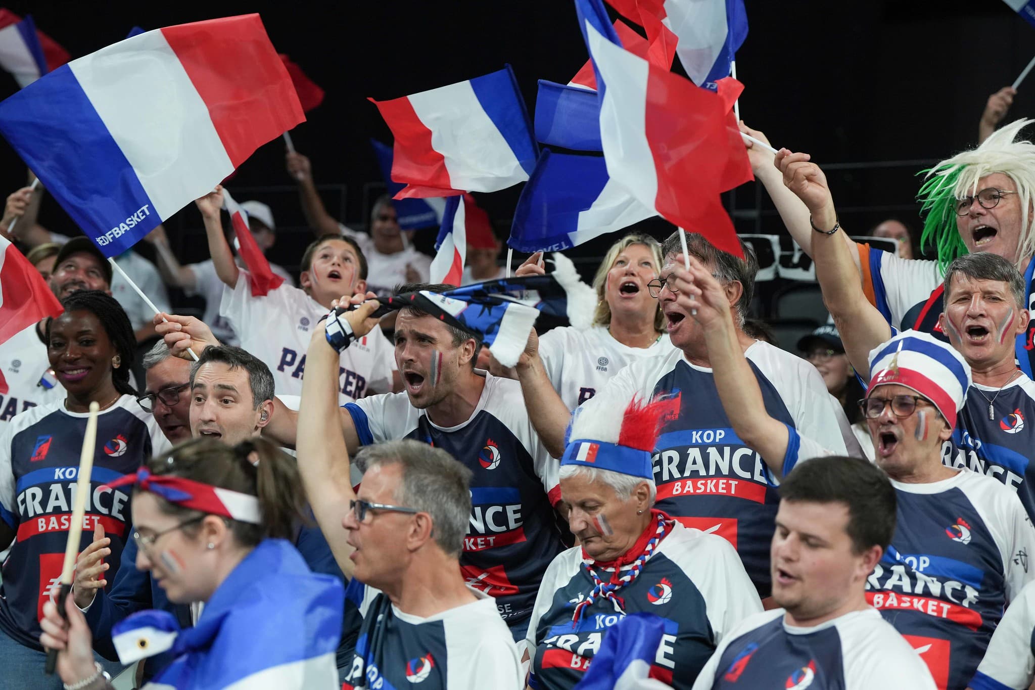 Le Colisée encore loin de faire le plein pour les vice-championnes olympiques