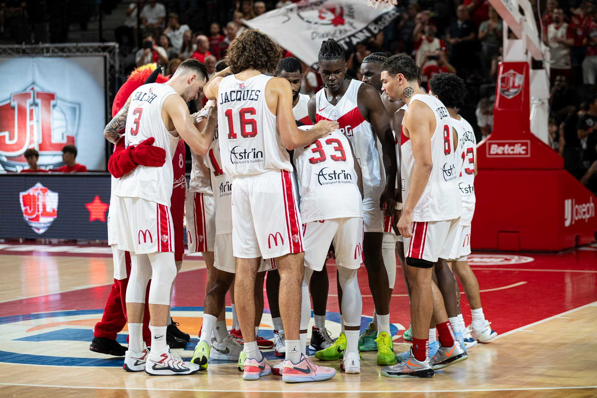 La JL Bourg annonce une recrue… sans dévoiler le nom du joueur
