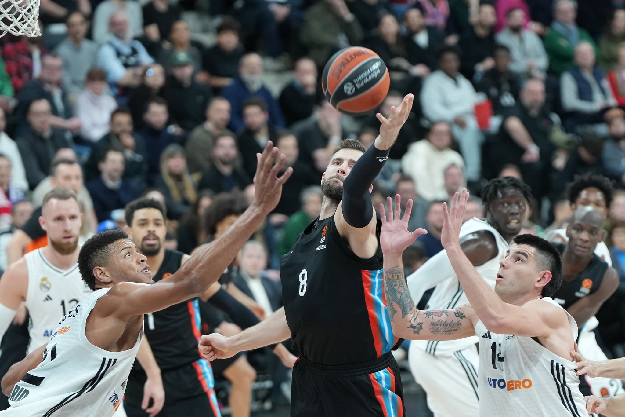 « C’est un rêve qui devient réalité » : Leon Kratzer reste en EuroLeague