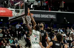 Lonnie Walker IV lors d'un match de présaison avec les Denver Nuggets