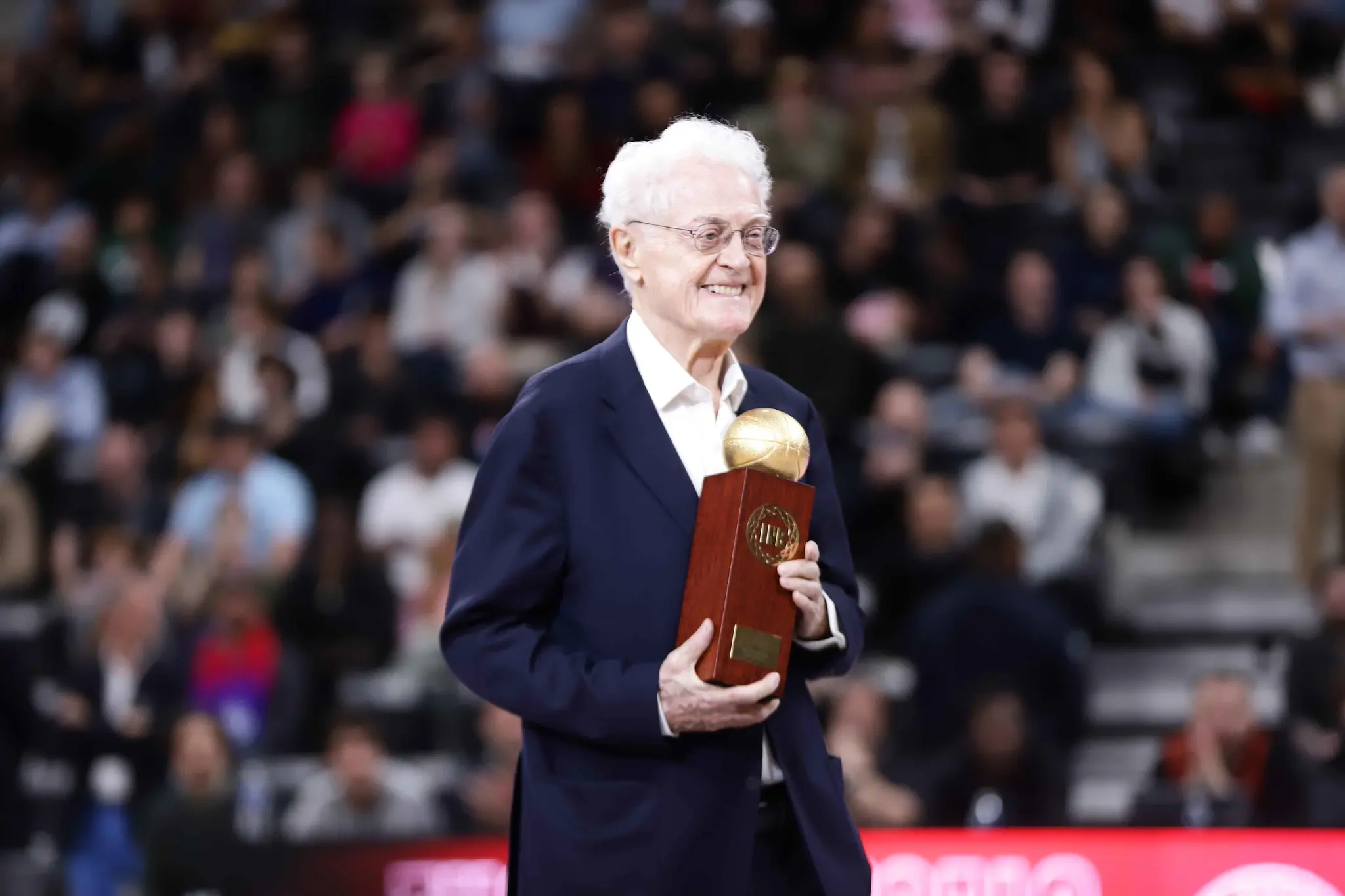 Basketteur émérite, fan jusqu’à la dernière heure : l’ancien Premier ministre Lionel Jospin n’est plus