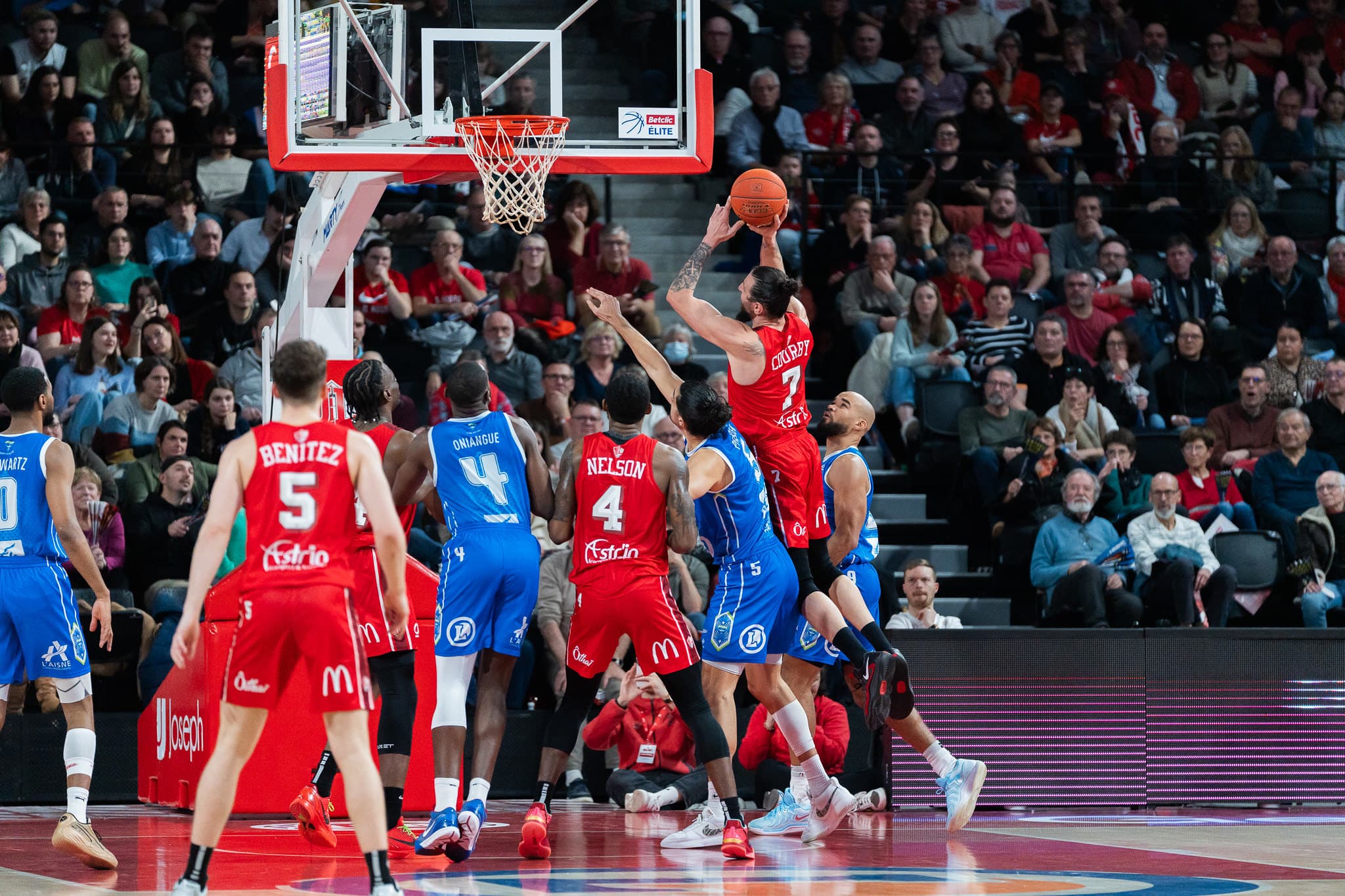 La LNB change encore sa règlementation maillot : les clubs pourront choisir leur couleur à domicile