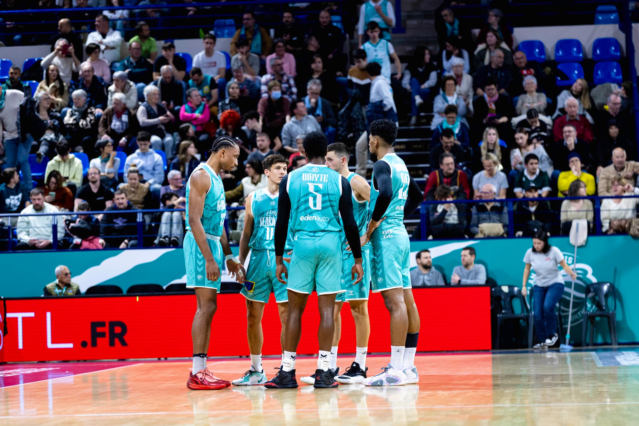 « Nous sommes mous, le public aussi » : Mickaël Hay veut lancer une dynamique à domicile pour l’Élan Béarnais