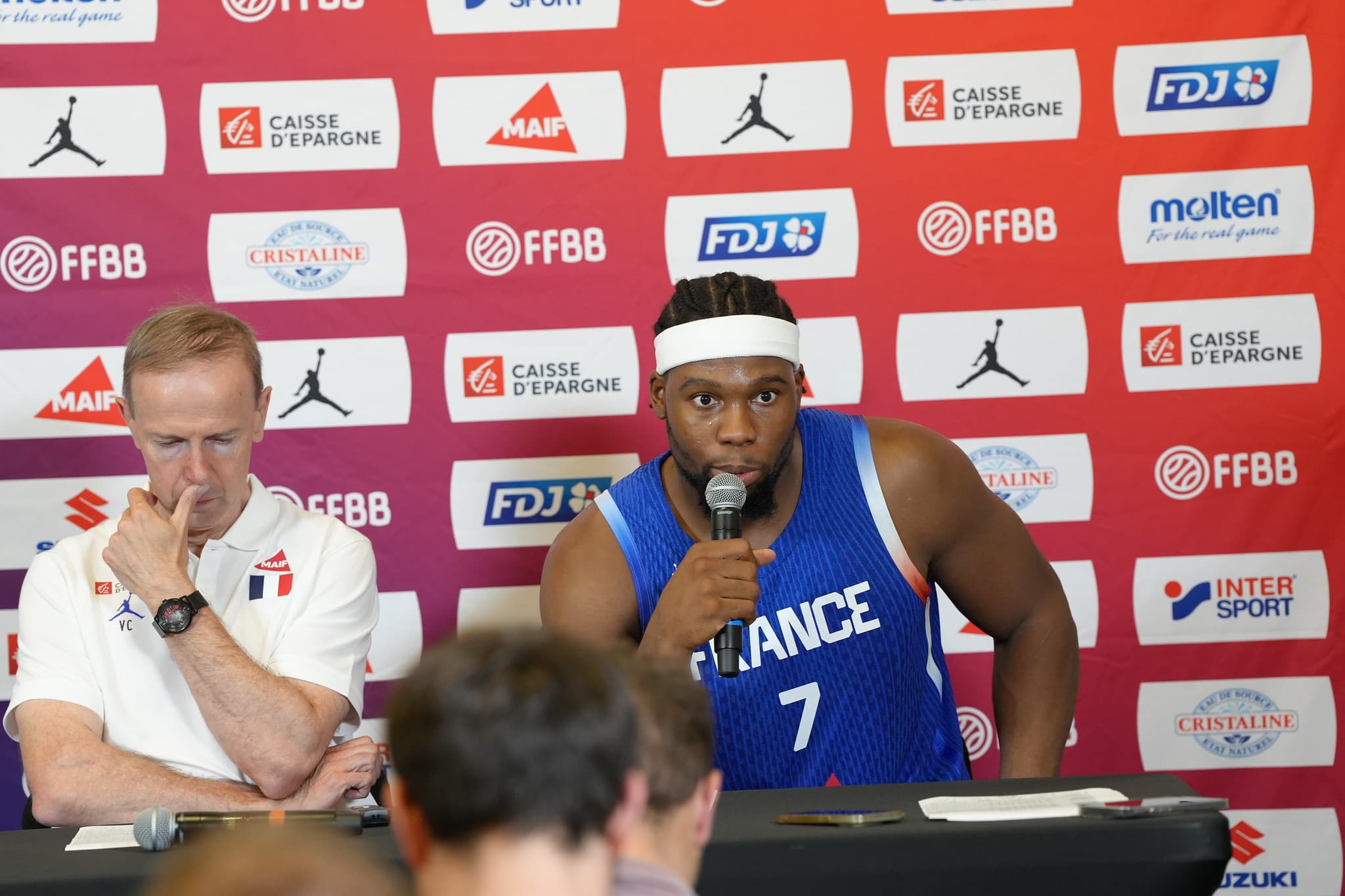 Une fracture entre les joueurs et le staff aux JO ? « Absolument pas le cas » selon Diaw, Yabusele tempère ses propos