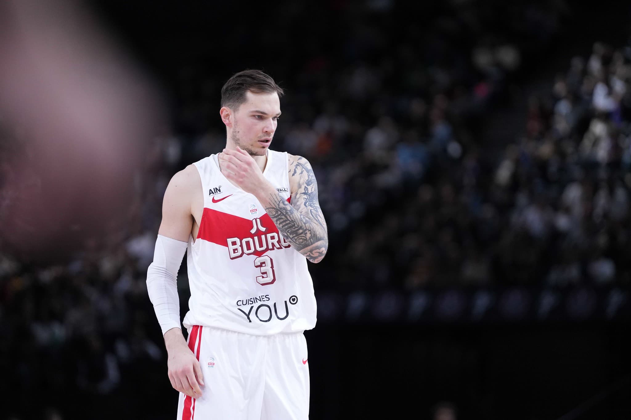 Après deux saisons à la JL Bourg, Maksim Salash va découvrir la Grèce