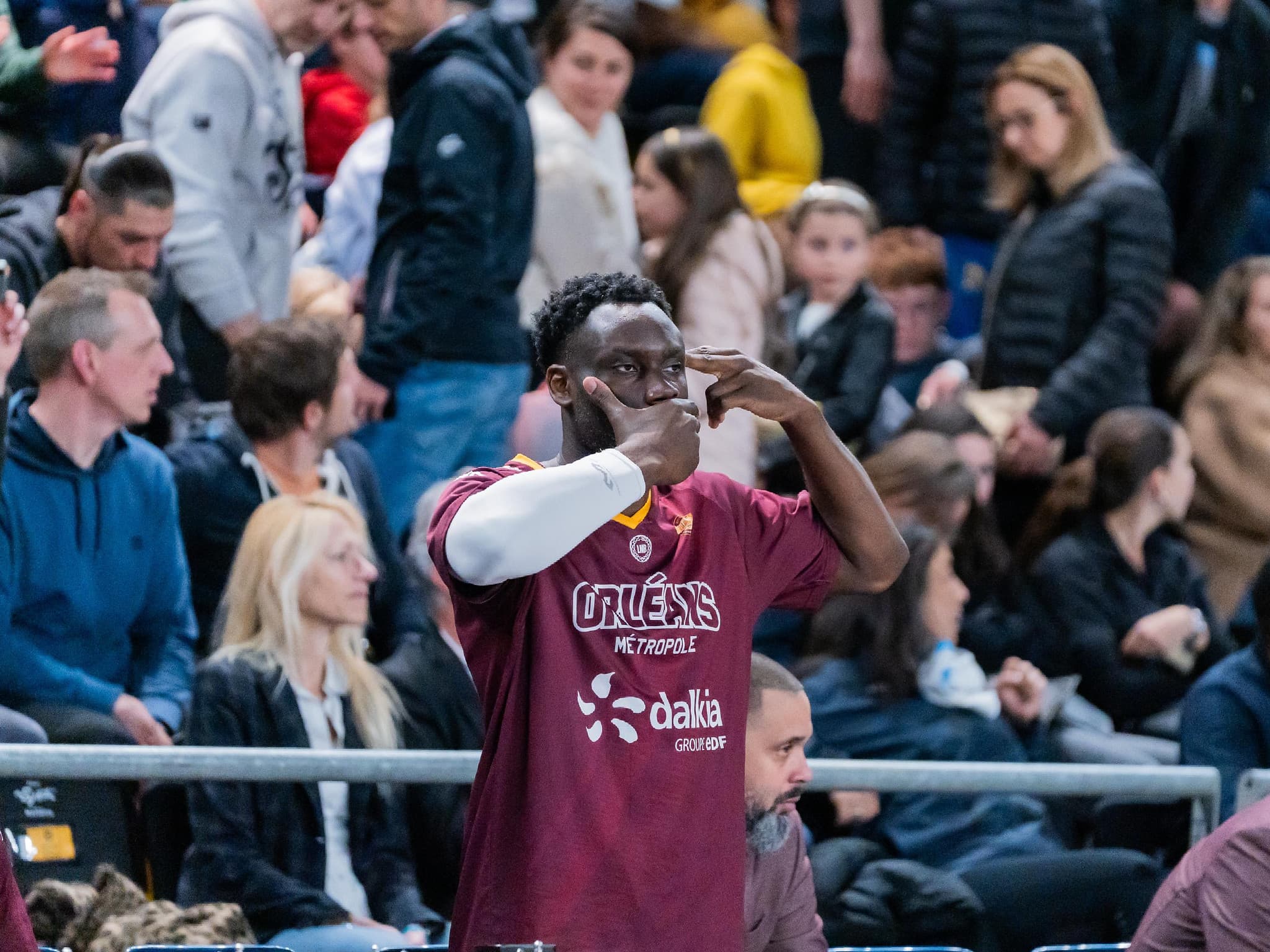 « Silence, on tue dans mon pays » : le cri d’alarme de Mérédis Houmounou sur la crise humanitaire en RDC