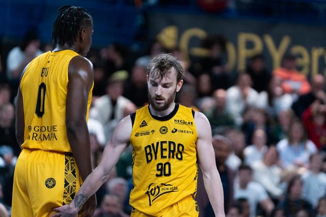 Malgré la descente de Fos, Lucas Bourhis devrait rester en Pro B à Nantes