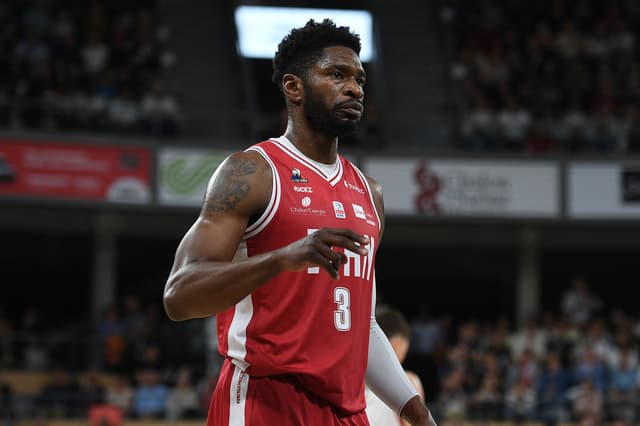 Nate Darling sur le flanc, Chalon enregistre le retour d’un ancien joueur des Spurs