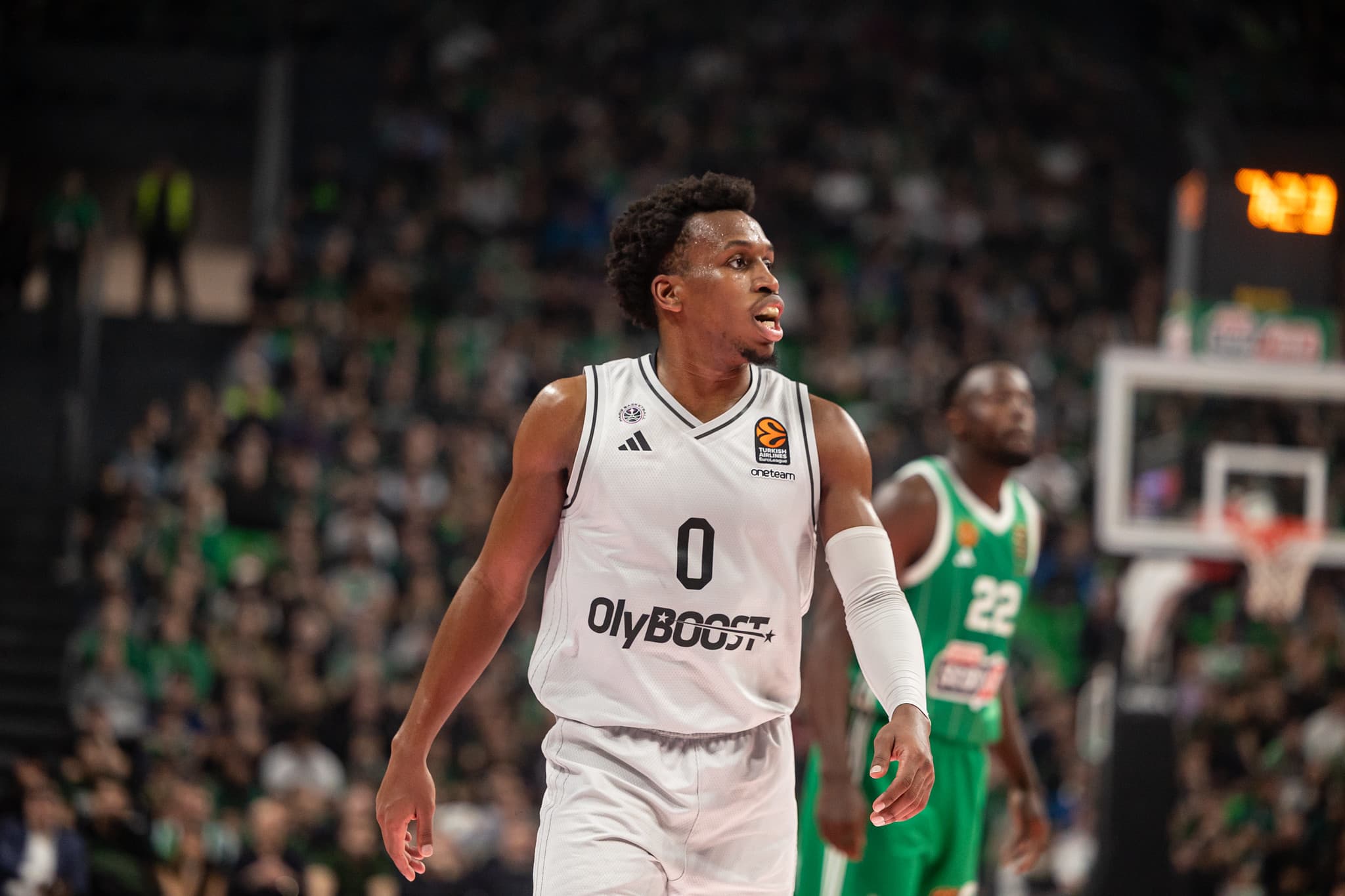 Ergin Ataman annonce la signature de T.J. Shorts au Panathinaïkos !