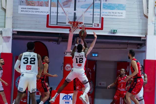 Prolongé à Caen, Kentan Facey continue d’écrire sa route avec Stéphane Eberlin