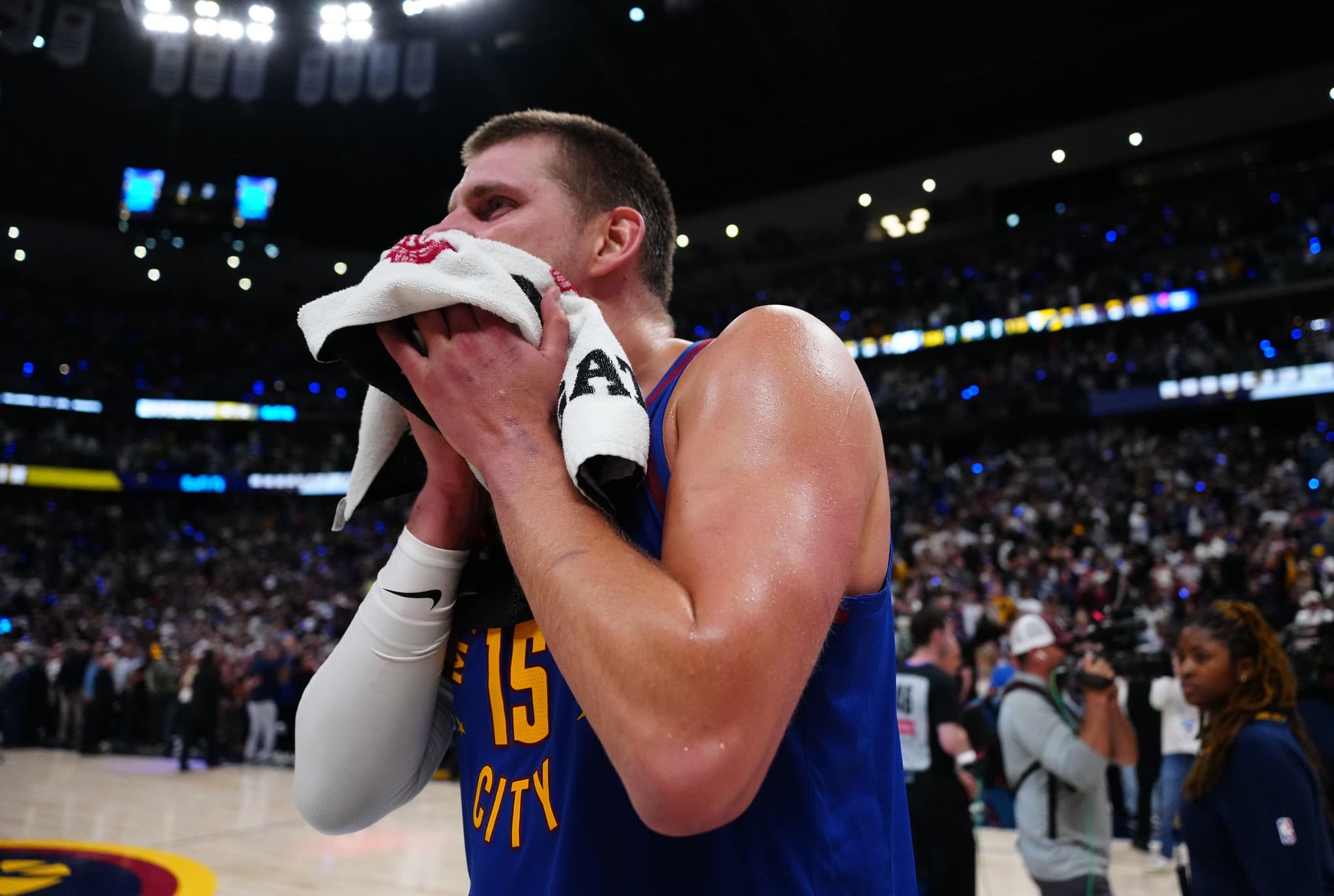 Nikola Jokić ému aux larmes en Serbie !