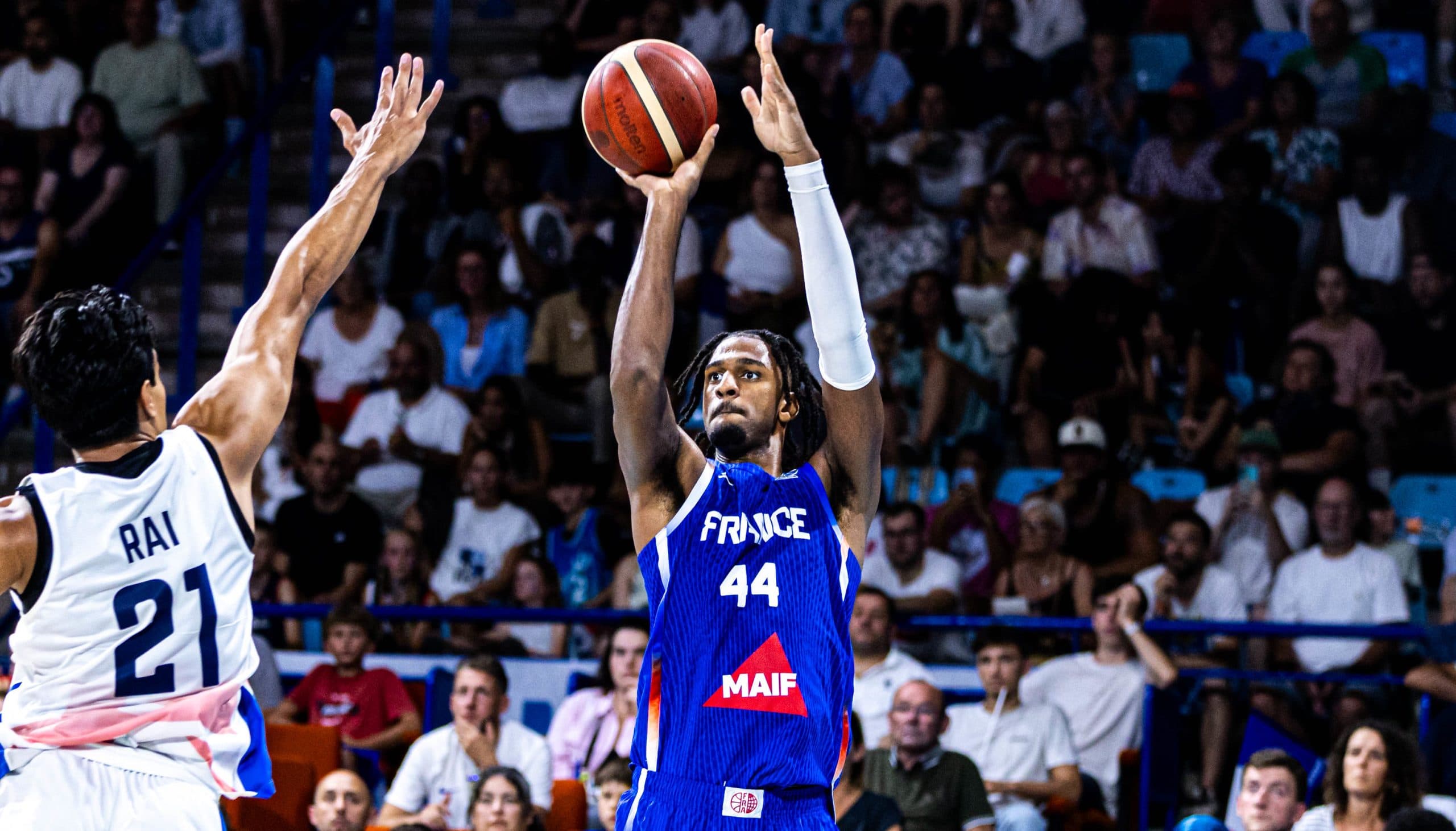 Alexandre Sarr, l’équipe de France en ligne de mire dès cet été : « Gagner les fenêtres qui arrivent, puis la Coupe du Monde et les Jeux Olympiques »