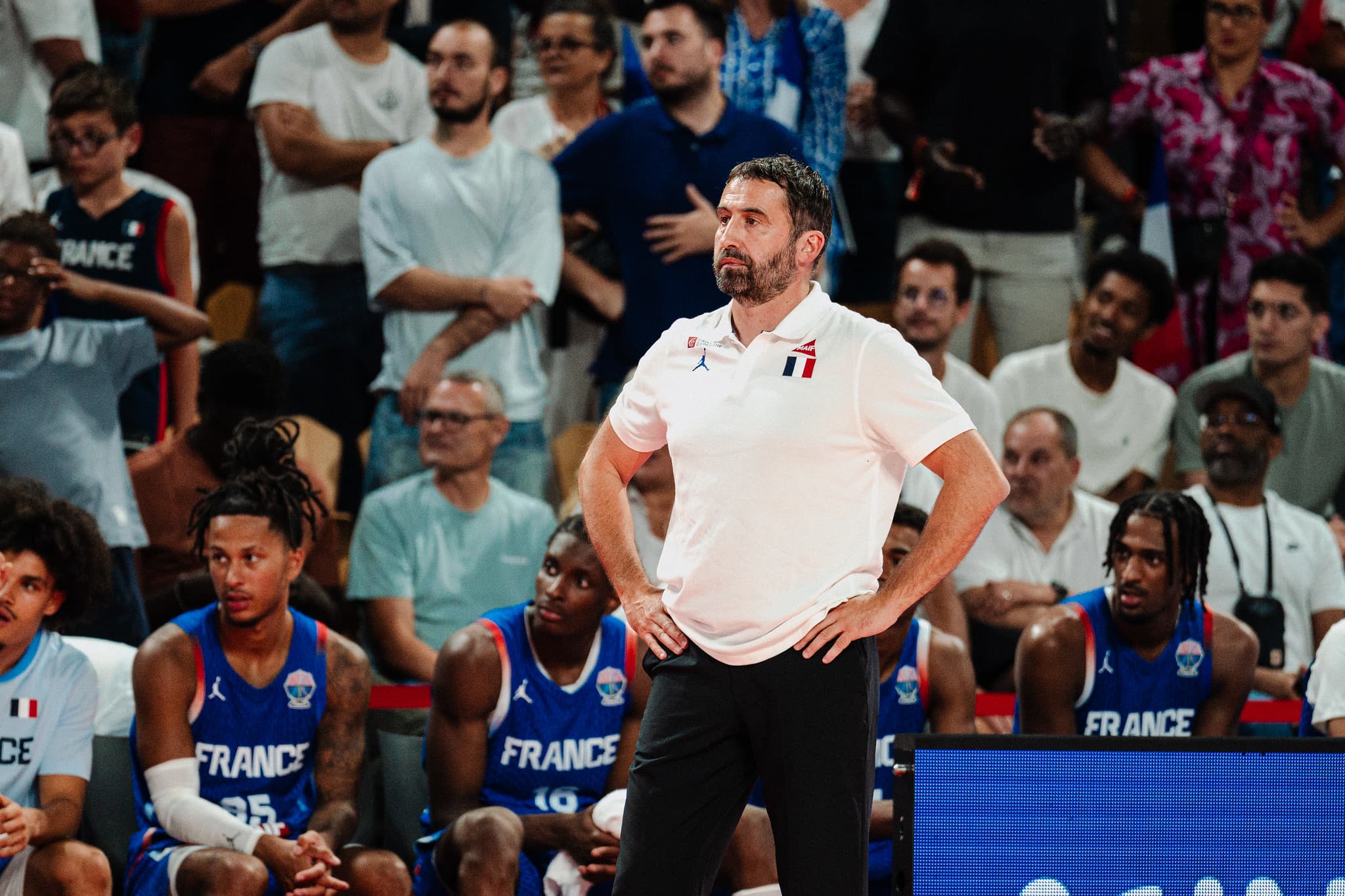 Vainqueurs en Espagne, les Bleus peuvent encore mieux faire selon Frédéric Fauthoux : “il y a de vraies bases de travail pour le début de l’Euro”