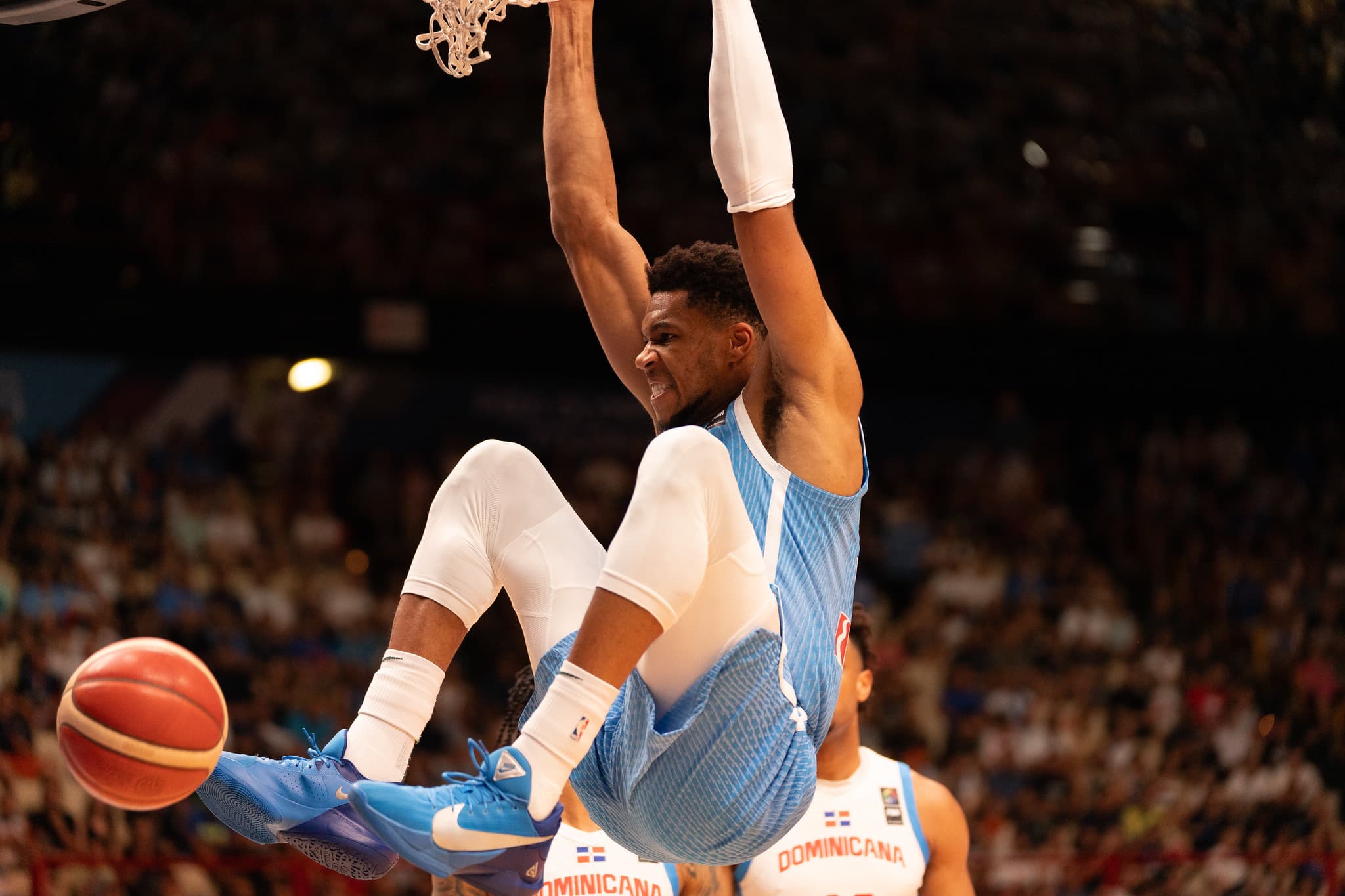 Giannis Antetokounmpo déjà chaud : 25 points et 10 rebonds en seulement… 15 minutes !