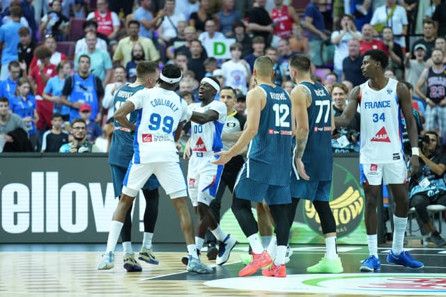Dernier panier polémique, mea-culpa de Francisco, critiques de Prepelic, Hifi expulsé : fin de match tendue entre la France et la Slovénie