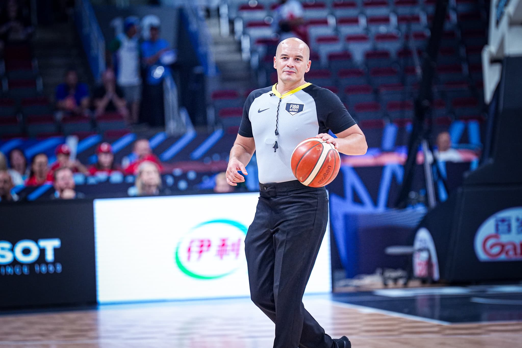 26 ans après, un arbitre français de nouveau désigné sur une finale de l’EuroBasket : Yohan Rosso au sifflet