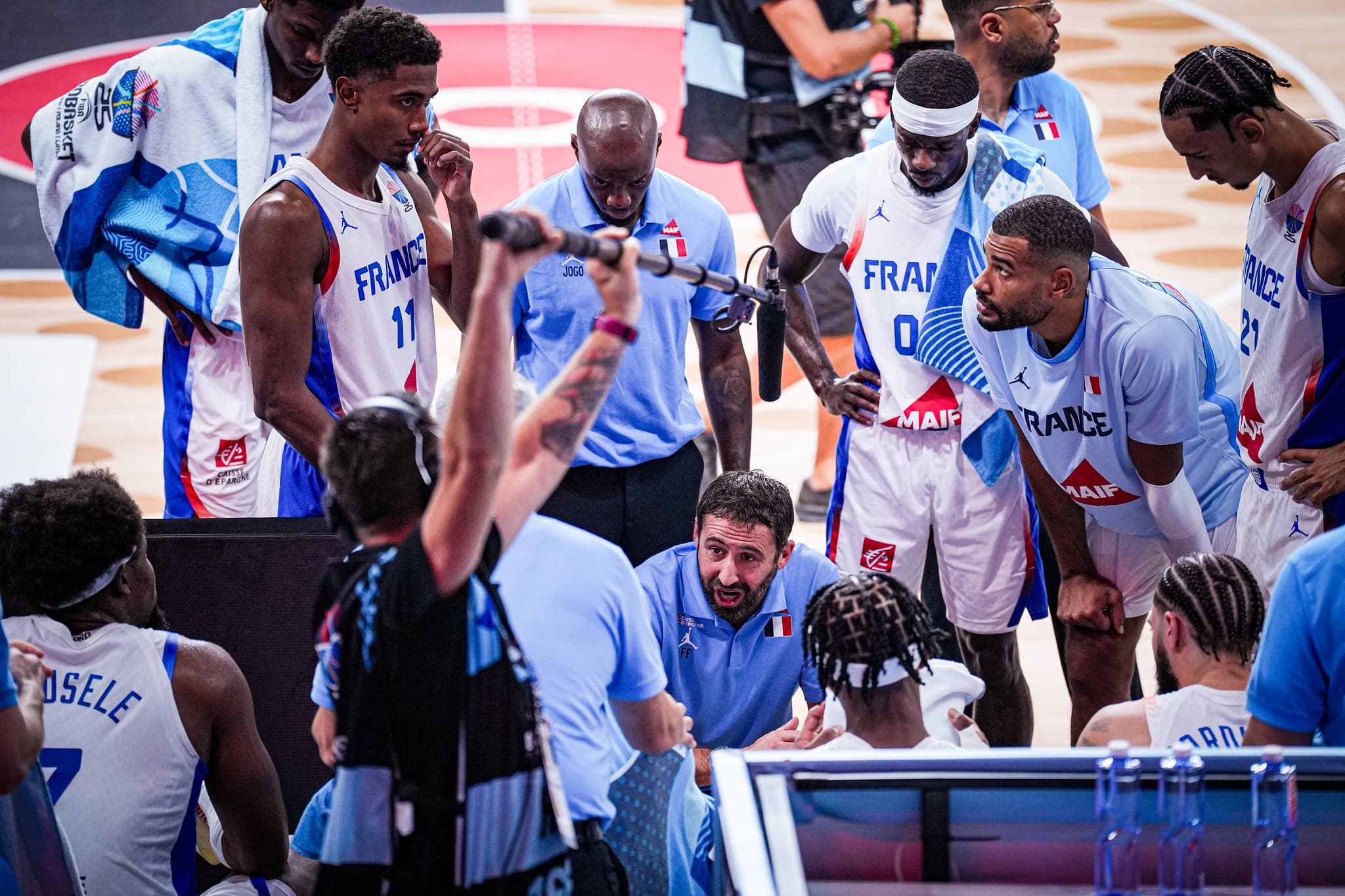 Frédéric Fauthoux conforté à la tête des Bleus : « On ne change pas de sélectionneur tous les trois mois »