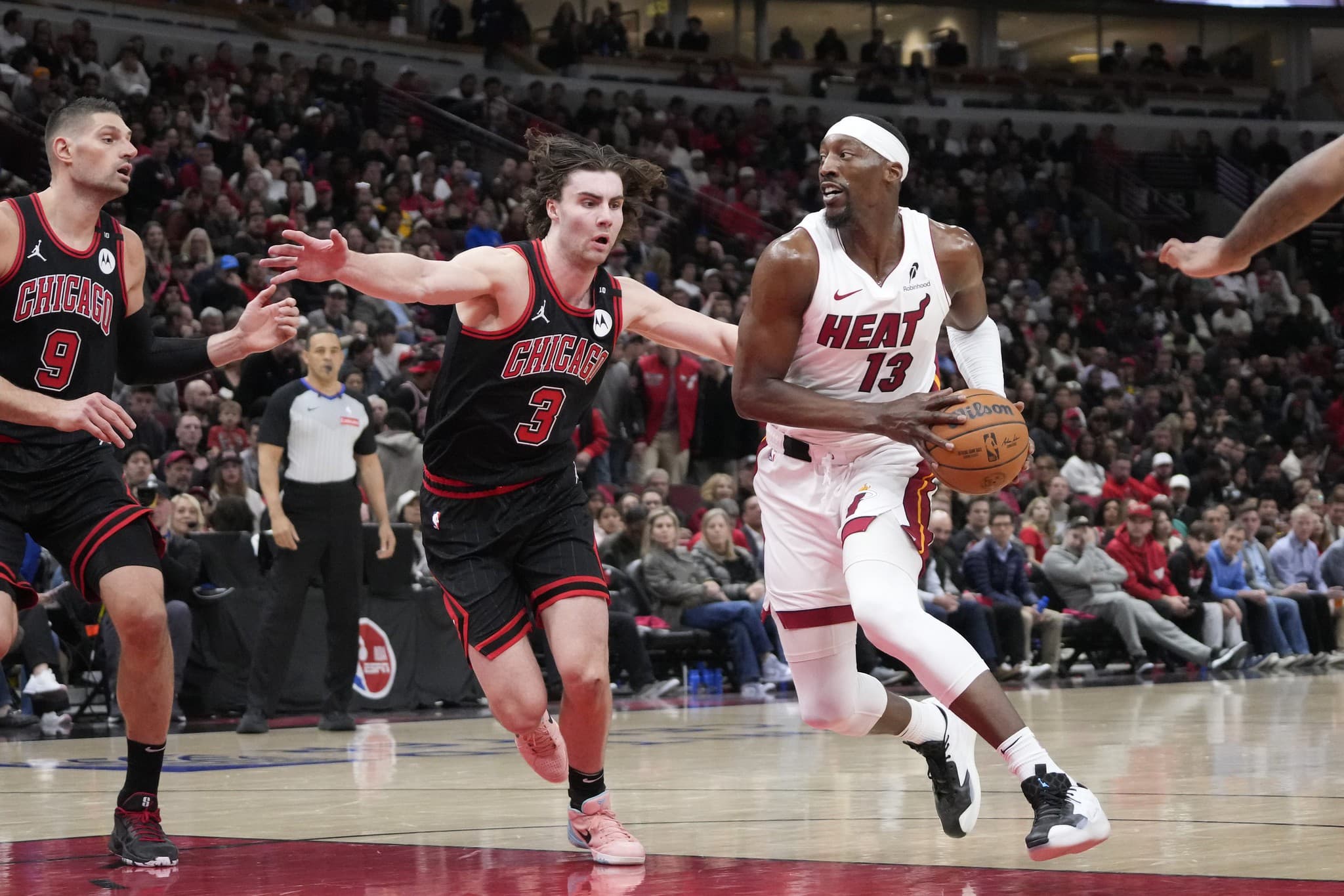 Près de 100 millions de dollars pour une star mais toujours pas d’accord : les Chicago Bulls revoient leur offre à la hausse pour tenter de conserver un jeune talent