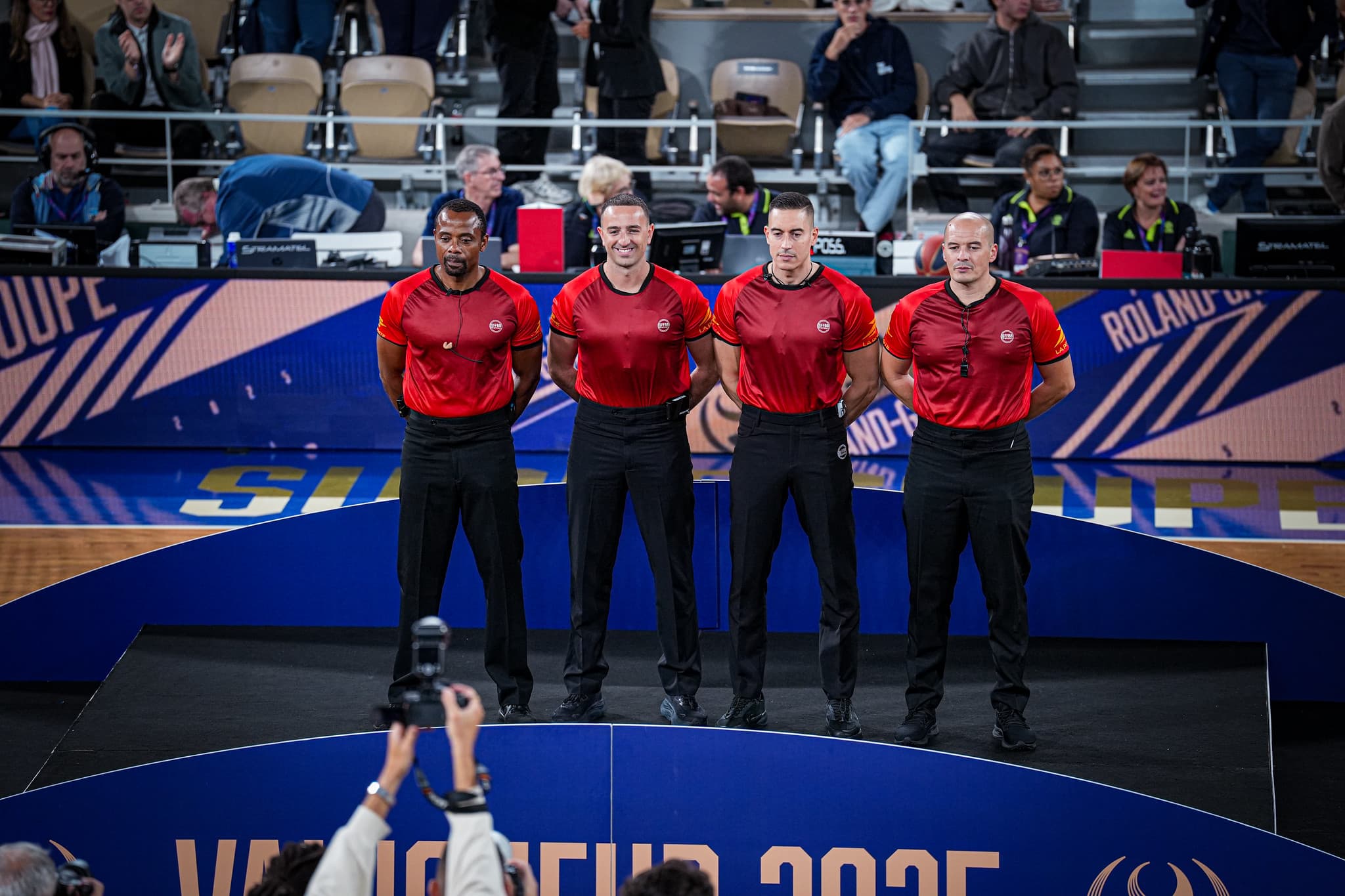 « Un pas historique pour le basket français » : huit arbitres deviennent professionnels