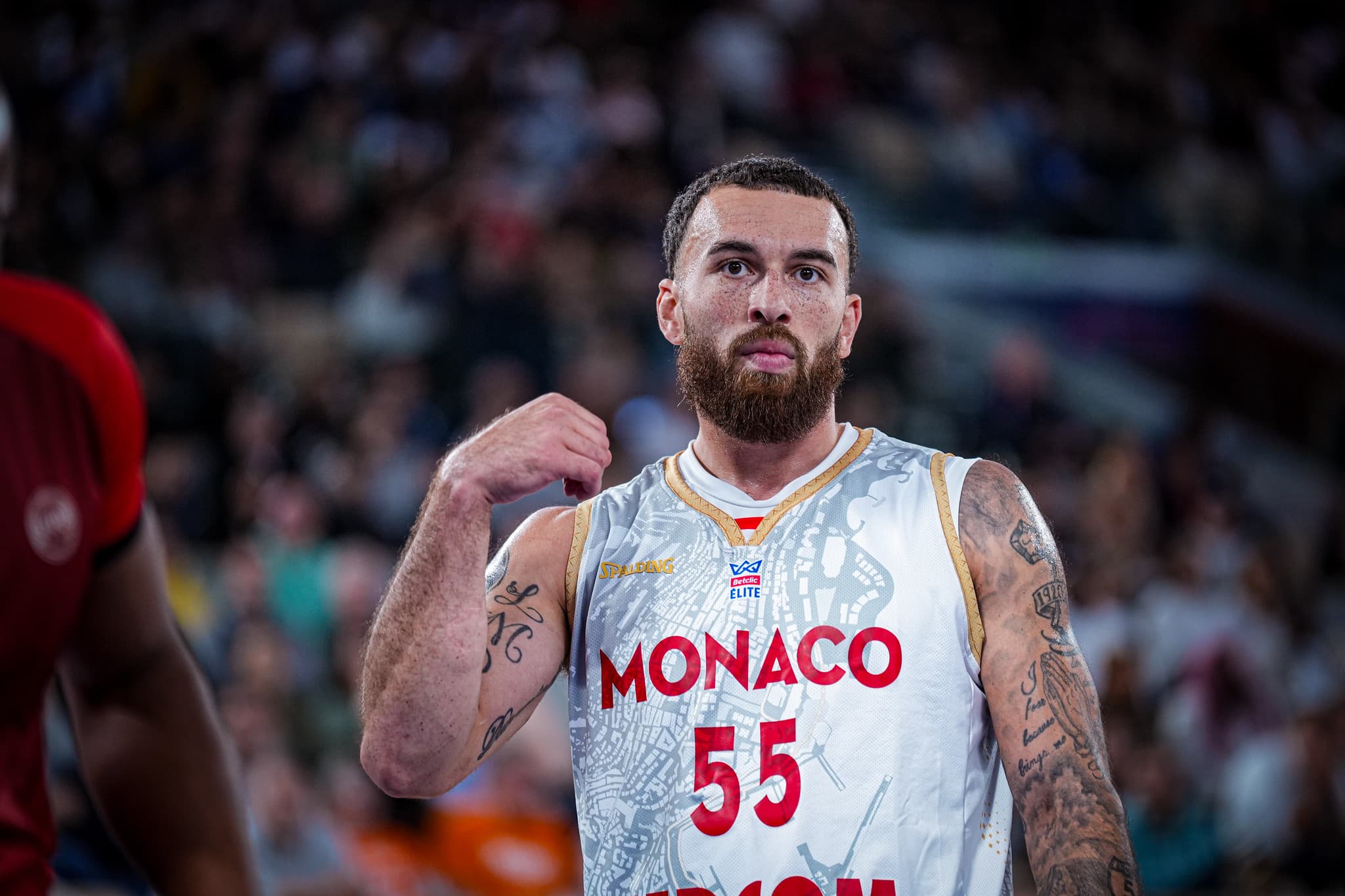 Mike James suspendu trois matchs !