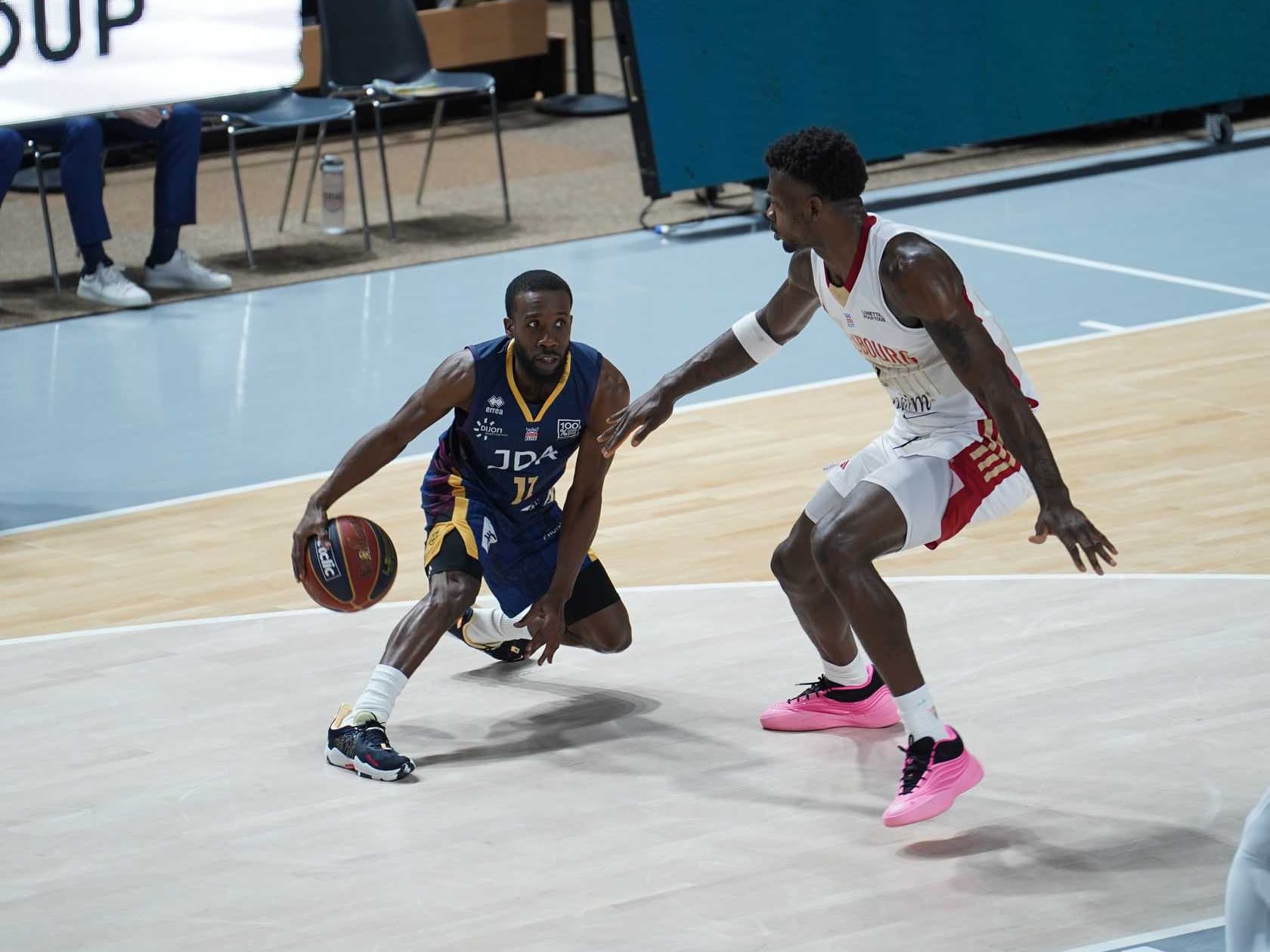 David Holston entretient sa légende : 35 d’évaluation en un temps record pour renverser la SIG Strasbourg !