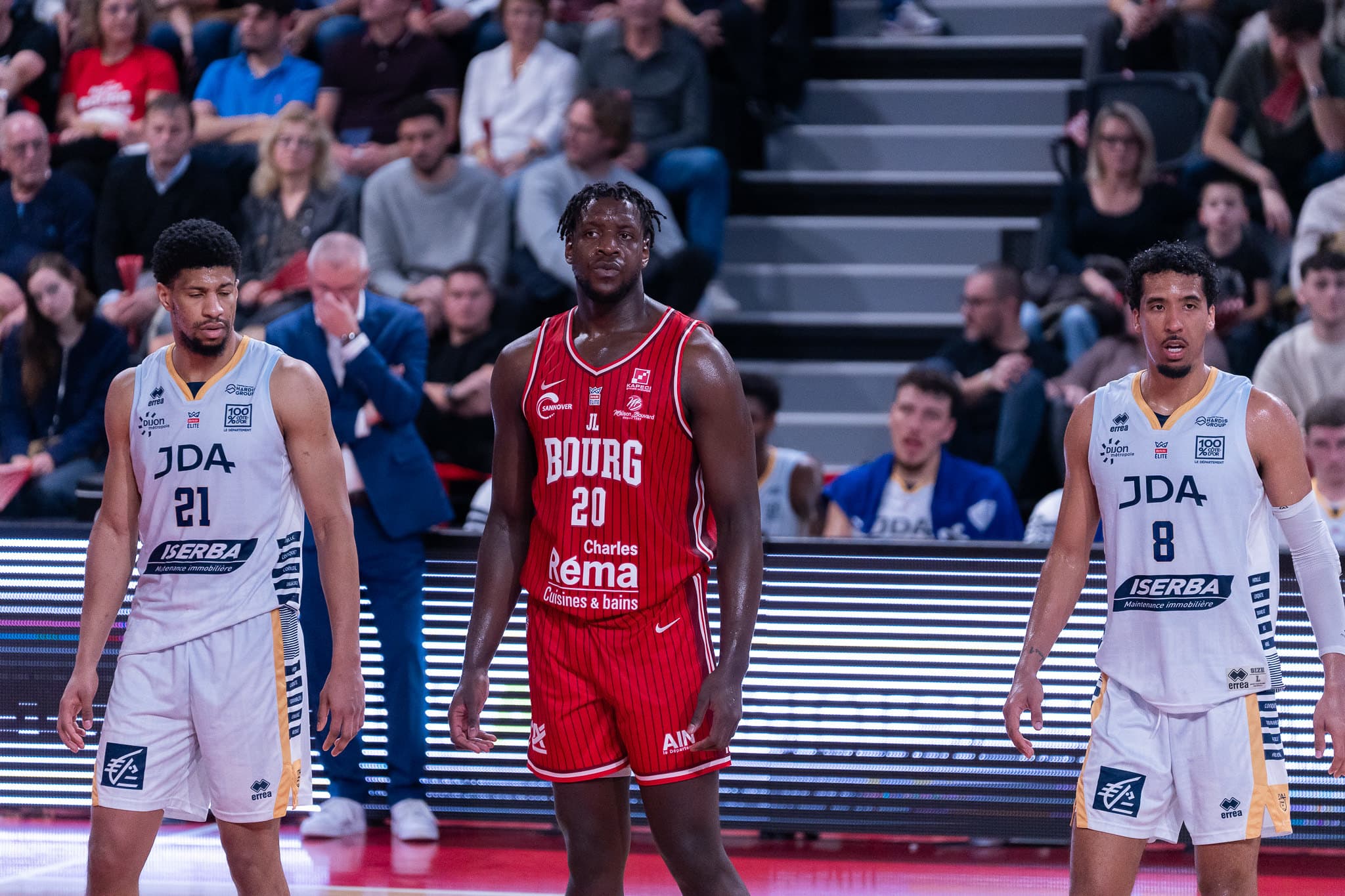 « Être irréprochable sur deux ou trois tâches », la clé d’un temps de jeu plus important pour Yvann Mbaya à la JL Bourg