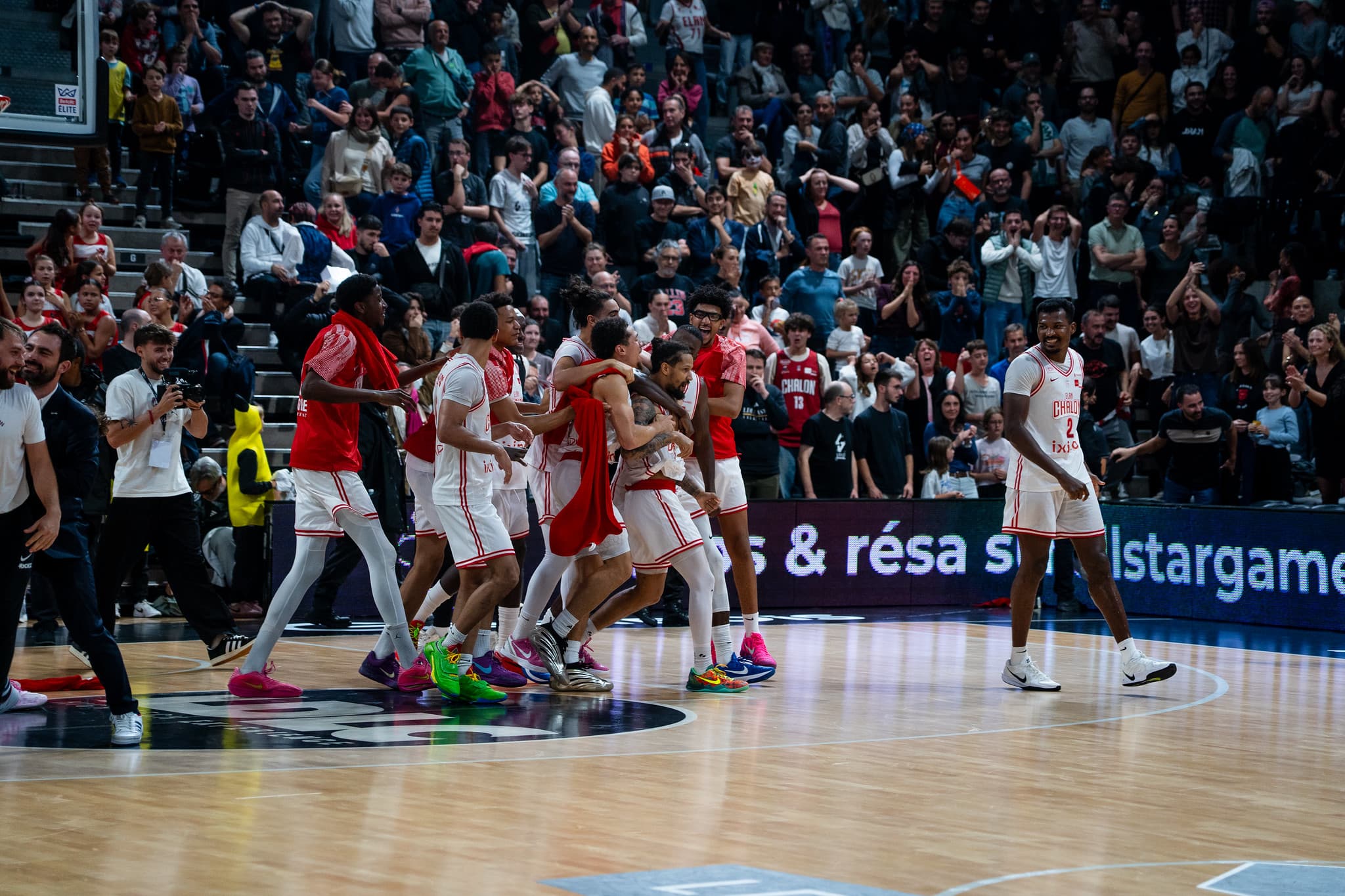 Jeremiah Hill (Chalon) climatise l’Astroballe au buzzer !