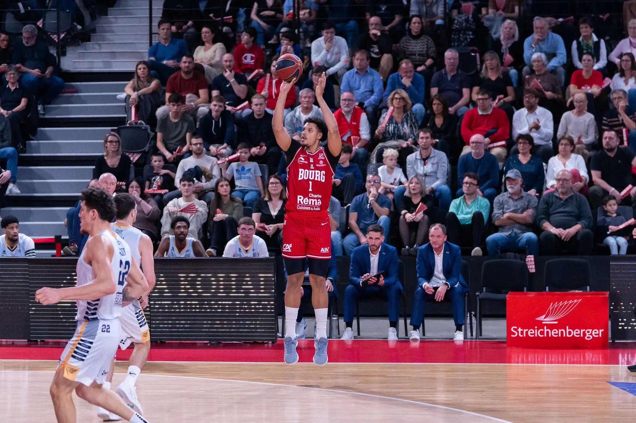 Meilleur shooteur à 3-points de Betclic ÉLITE, Tre Mitchell (Bourg) absent pour une durée indéterminée
