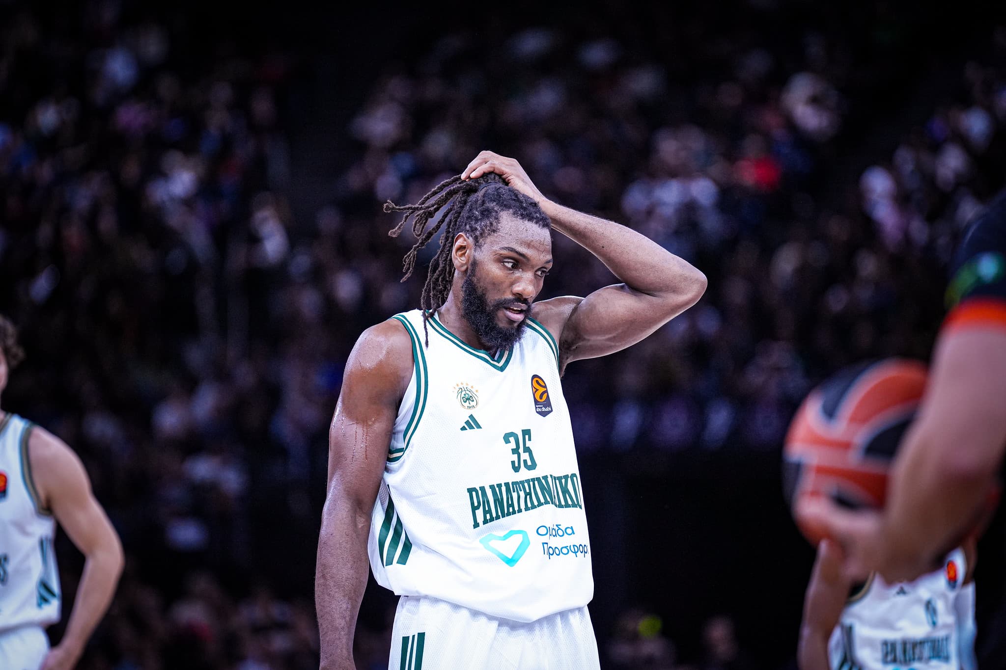 Baskonia recrute un intérieur du Panathinaïkós, longtemps resté en NBA