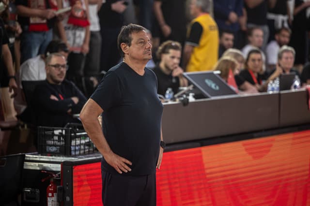 Ataman met en garde avant d’affronter Monaco au play-in : « Avec cet effectif, ils sont allés en finale l’an passé »