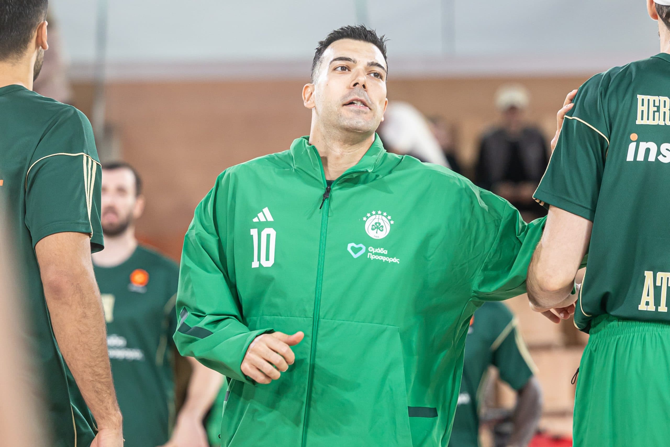 « Je compte déjà les jours pour mon retour » : opéré avec succès, Kostas Sloukas vise déjà le Final Four à domicile