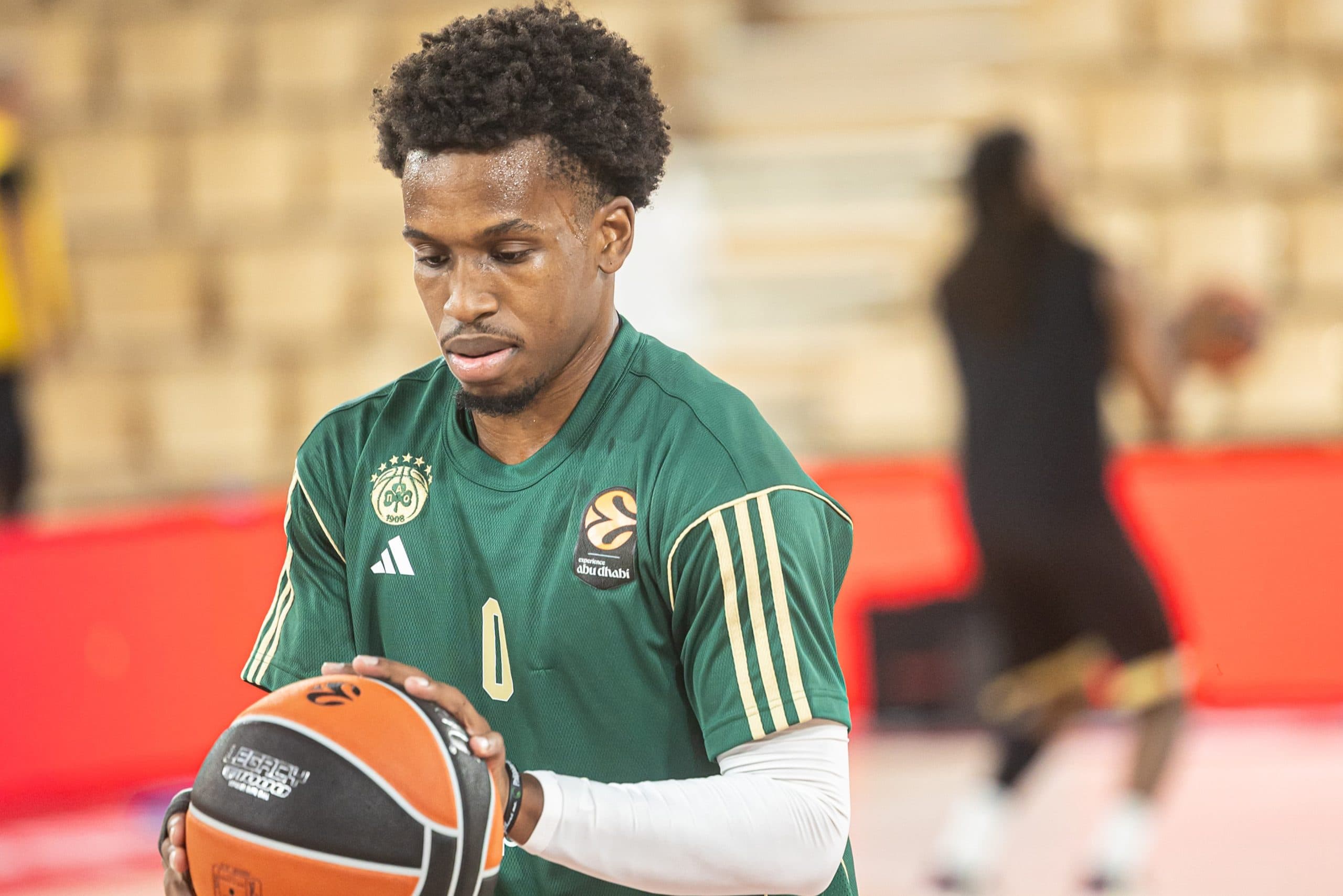 T.J. Shorts déjà poussé vers la sortie au Panathinaïkos ? Un remplaçant prestigieux déjà identifié