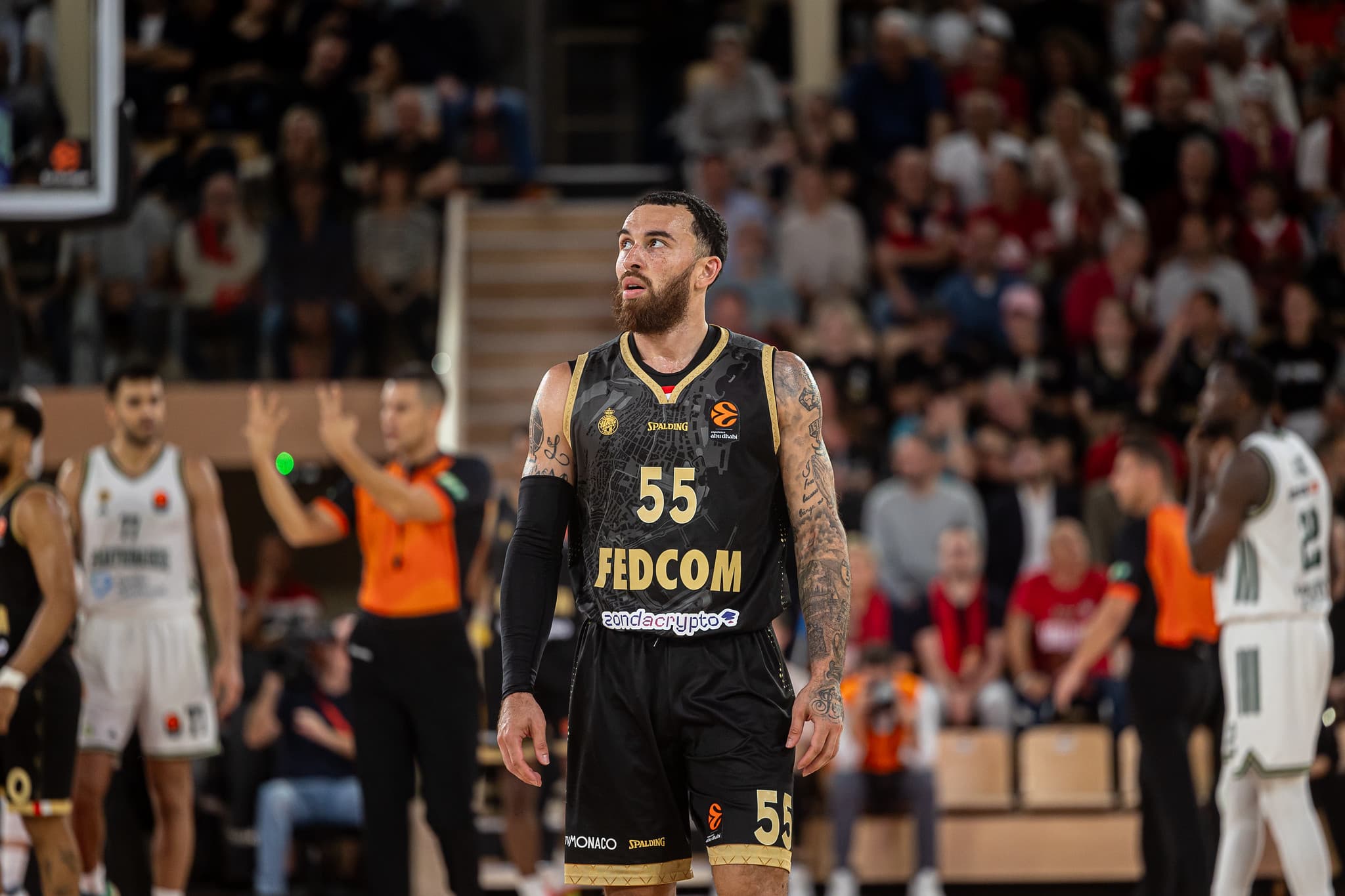 « Une victoire et je suis MVP, une défaite et je devrais prendre ma retraite » : Mike James critique les réactions excessives