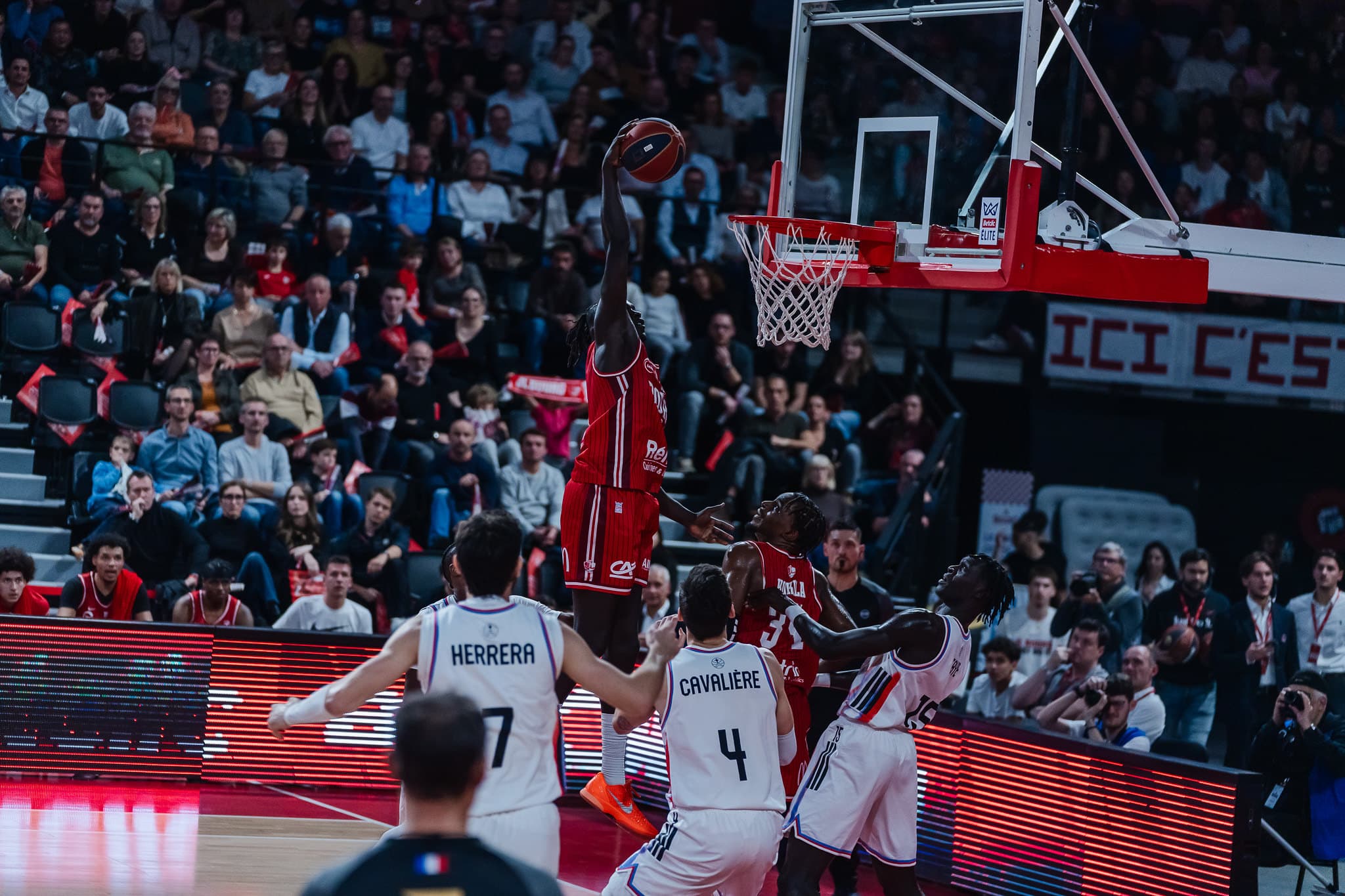 La JL Bourg remporte son deuxième tour contre Paris