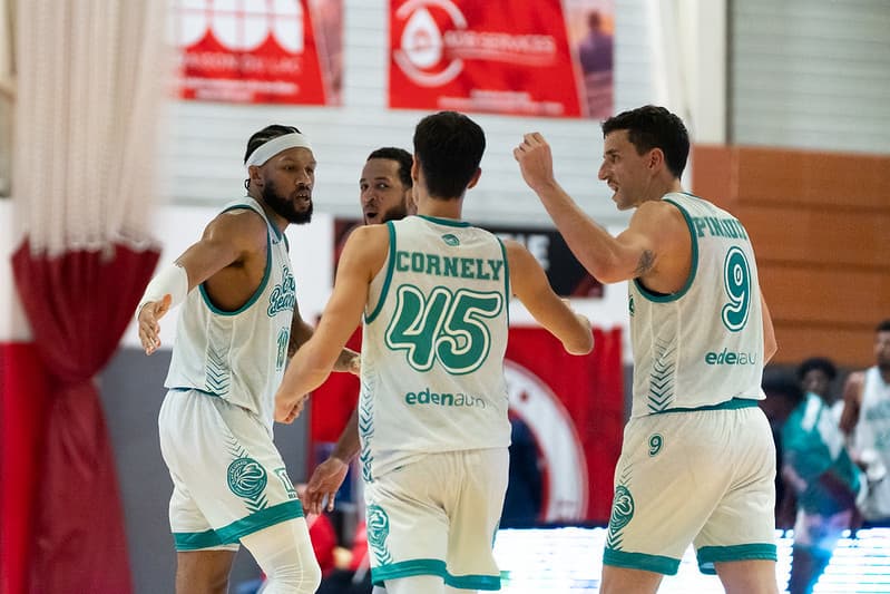 Un Daniel Oladapo record porte La Rochelle face à l’Élan Béarnais