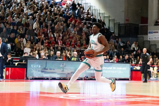 Après la montée avec Pau, Drew Thelwell découvrira la BCL contre Cholet !